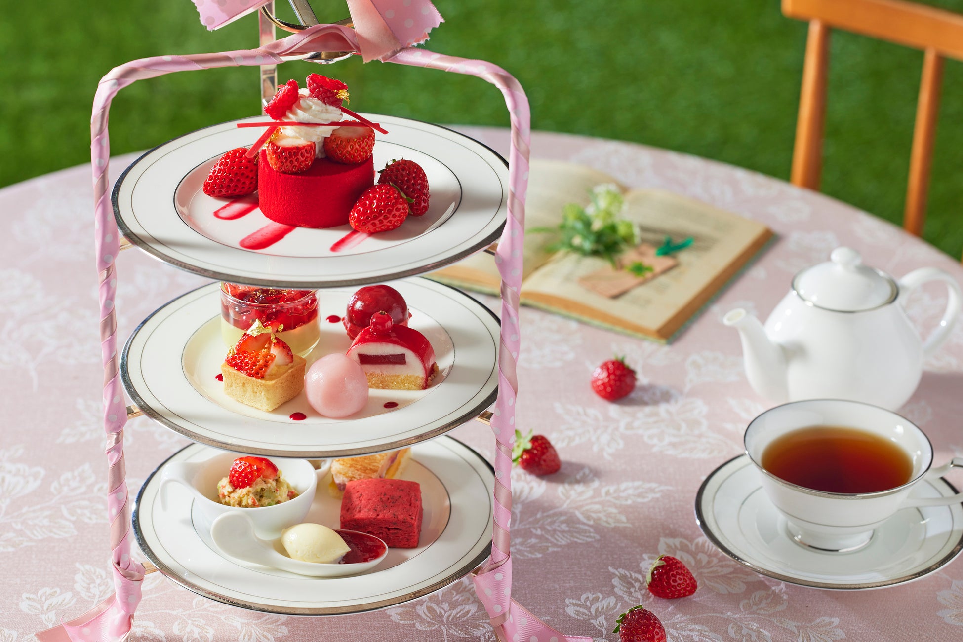 明治 ザ・カカオとコラボ!静岡県産食材使用のチョコプリン&チョコを味わうパフェを期間限定販売