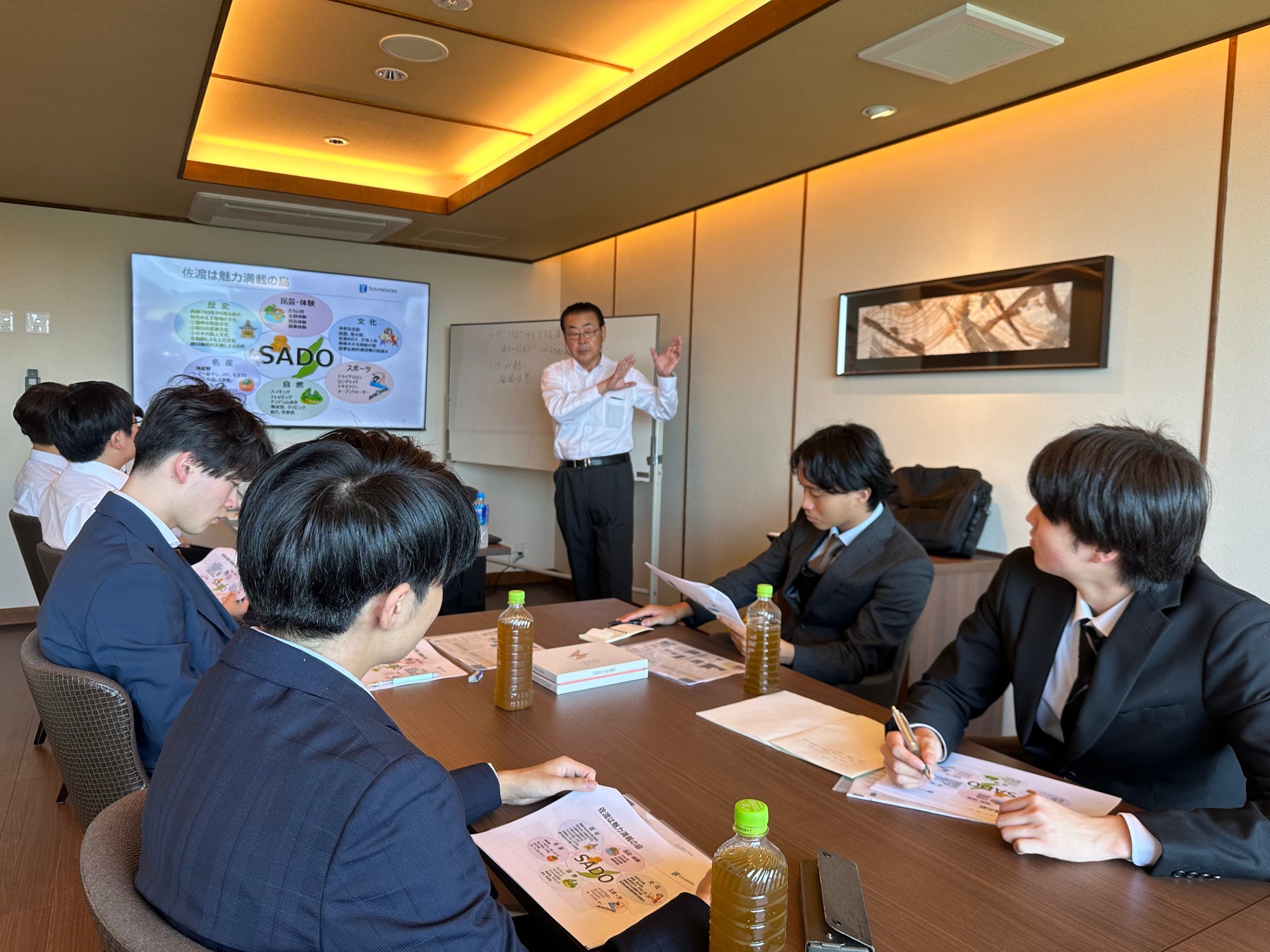 【ロイズ】新千歳空港・ベーカリー限定。パン窯で焼き上げるフランス菓子「ヴィジタンディーヌ」を2月1日に発売。