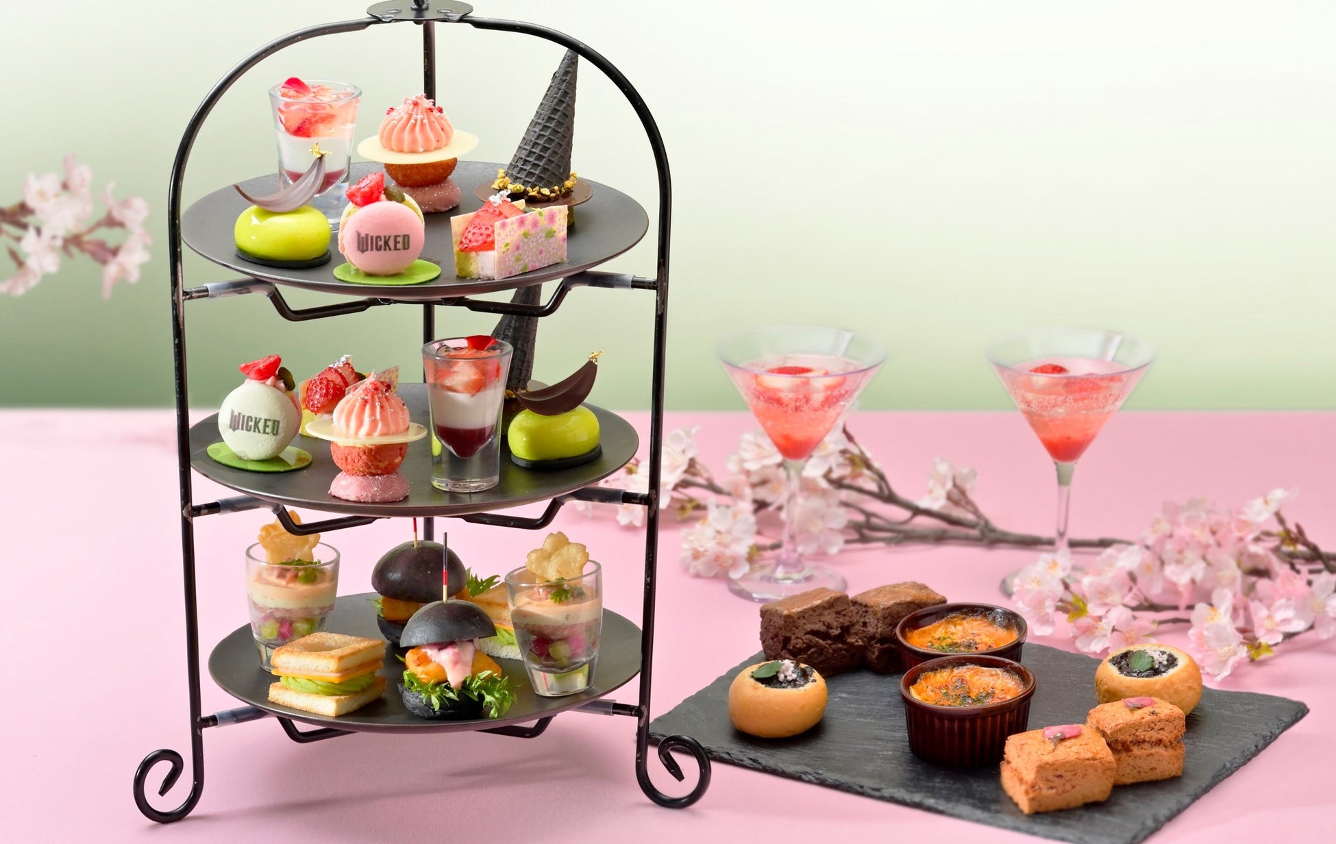 片手でグルン、ワンプッシュで食材を裏返す新感覚のキャンプ用グリル　スマートグリル