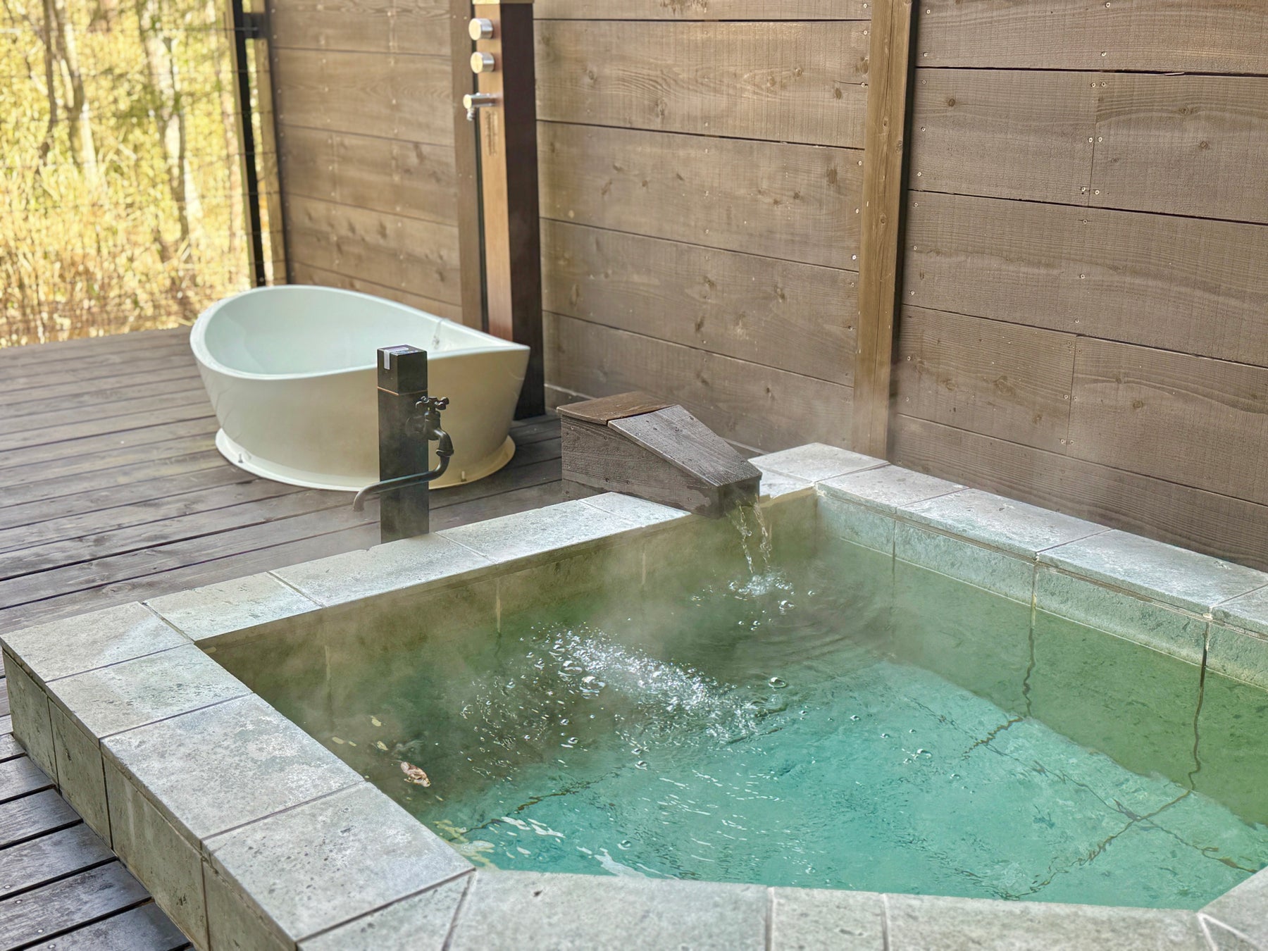 【ホテル椿山荘東京】2月3日の立春の日に春の訪れ!河津桜「標本木」が日本庭園内にて開花