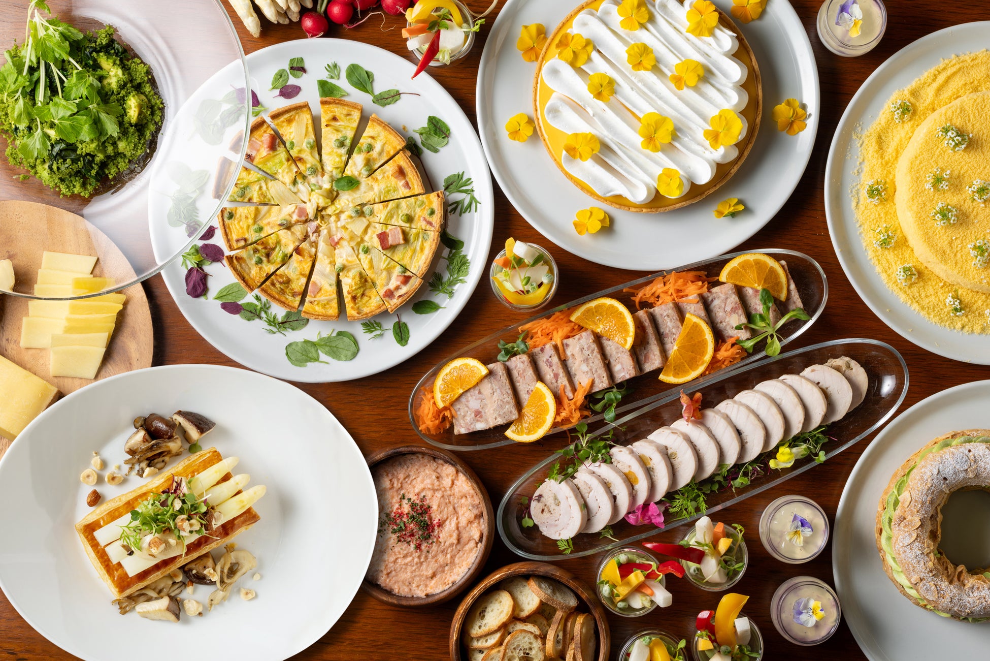 フロントポケット付きトランク型多機能スーツケース「LW5210」新登場