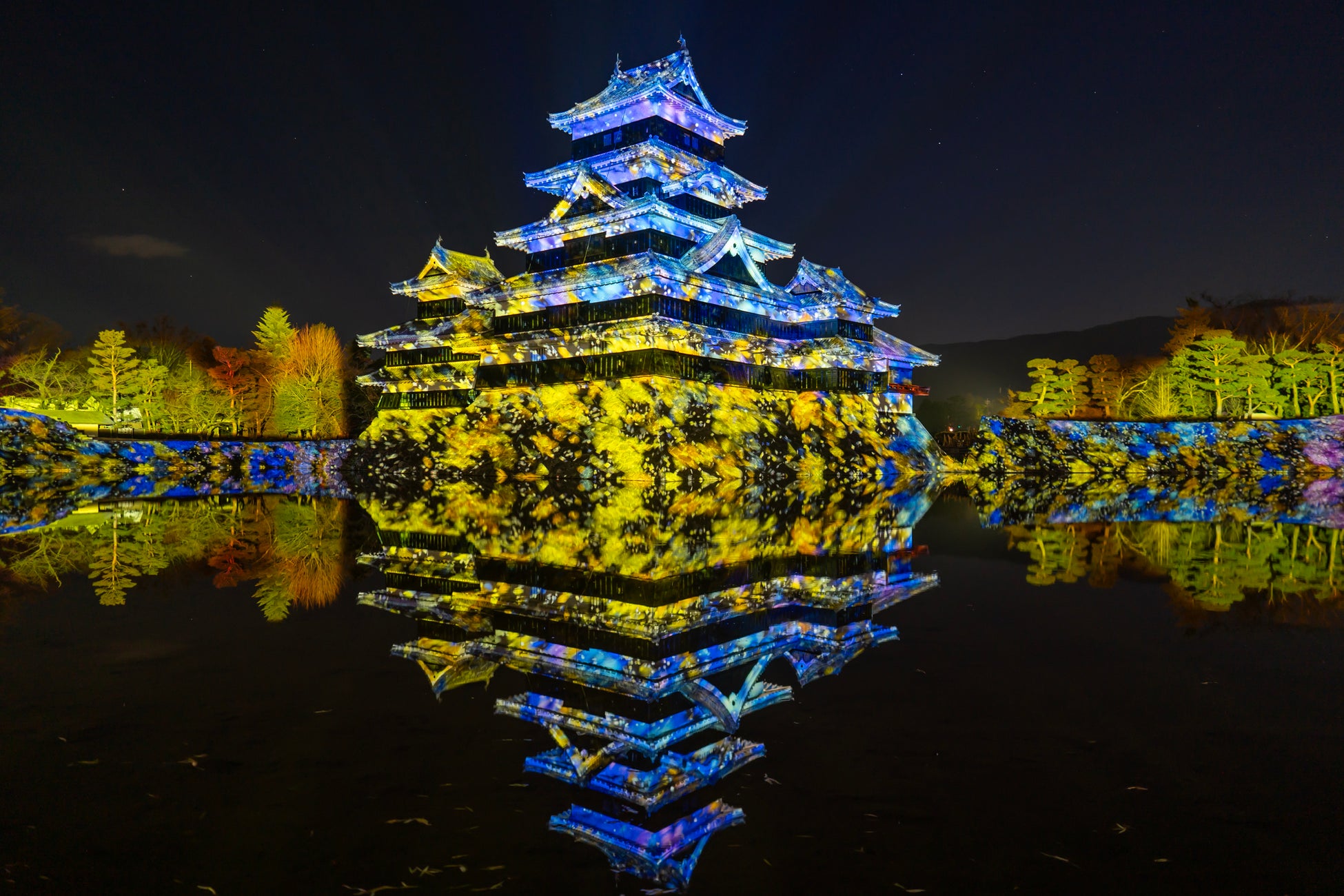 【品川プリンスホテル】さくらバルーンが彩る華やかなお部屋で卒業を祝う『卒旅さくらステイ』が登場