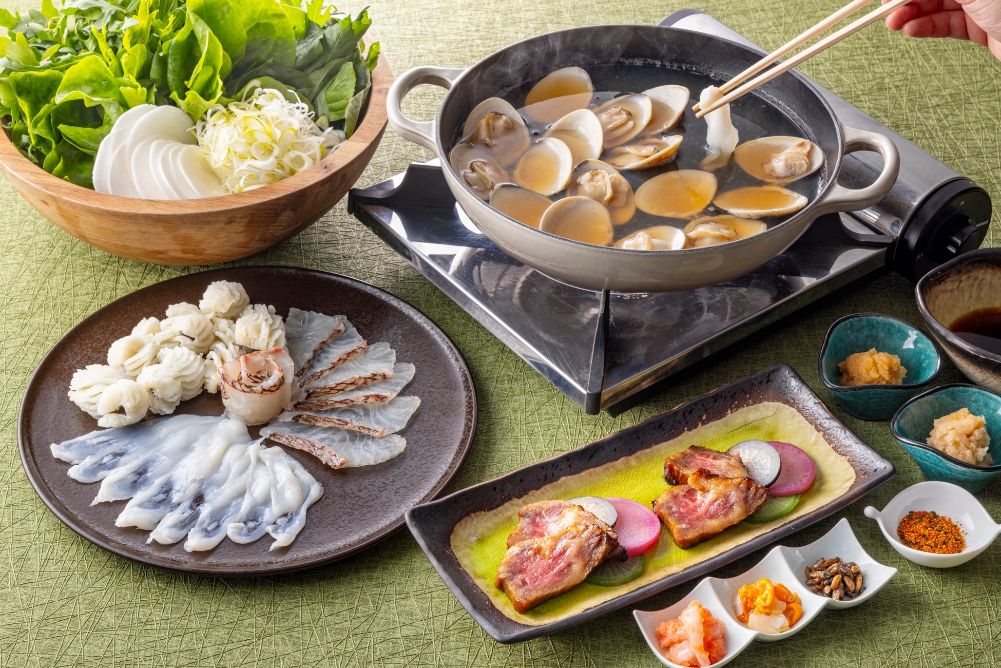 今春3/1に誕生の現代美術館「ハイパーミュージアム飯能」。湖上に浮かぶ奇跡の島「宇宙猫の島」への特別上陸ツアーや限定グッズ、自然の中で体験できるデジタルアートプロジェクト情報初公開!