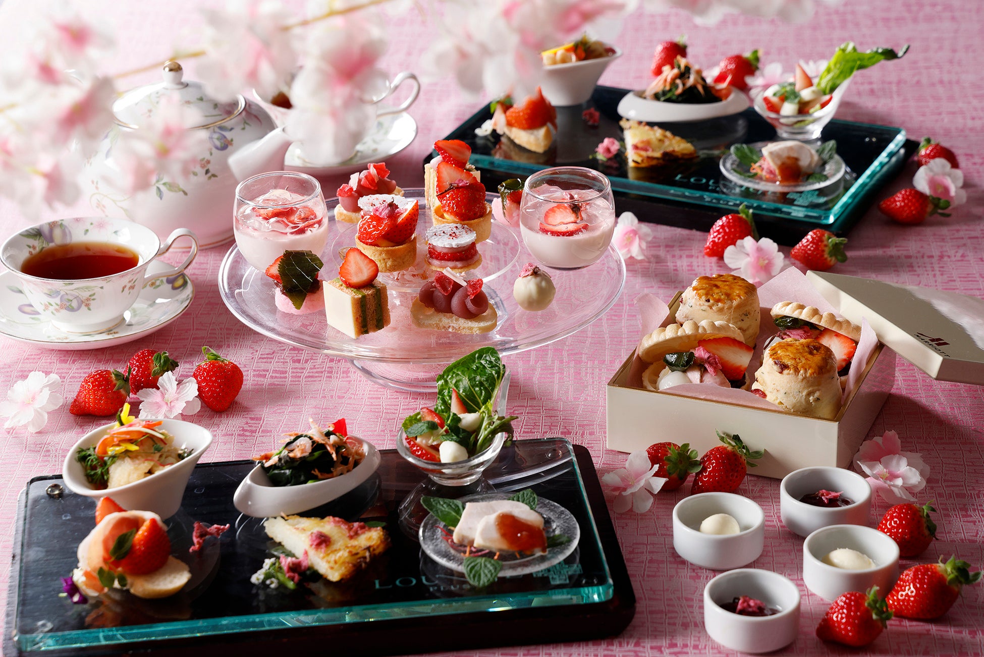 海外展開を見据えた“試金石”となる新型モデル店舗「珈琲館 京都錦高倉通店」を3月11日にグランドオープン!障がい者の方々が働く焙煎所を店内に開設。