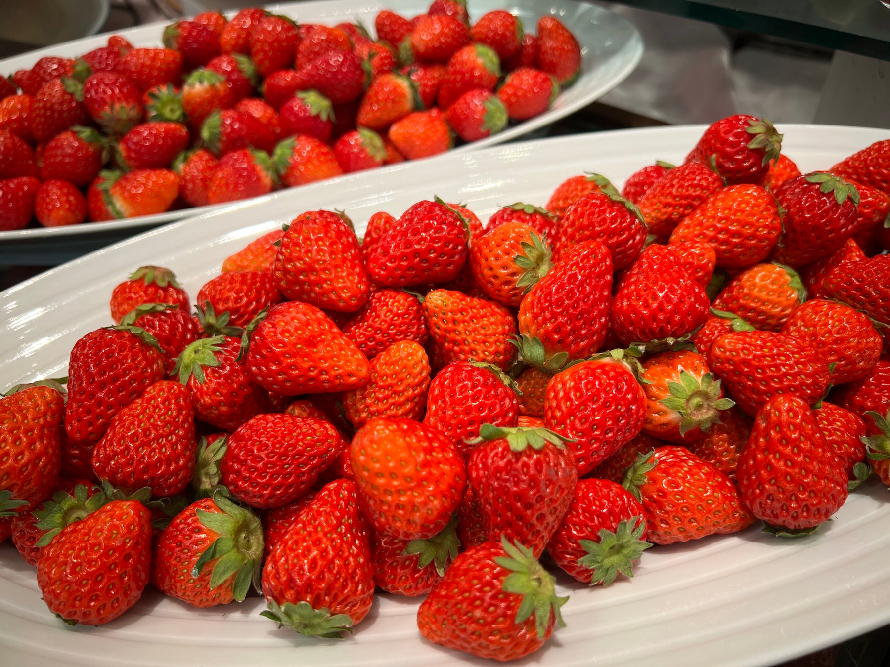 栃木・奥日光でブランドいちご3種を食べ比べ! レイクビューの温泉宿にていちごフェア開催|2025年3月31日まで