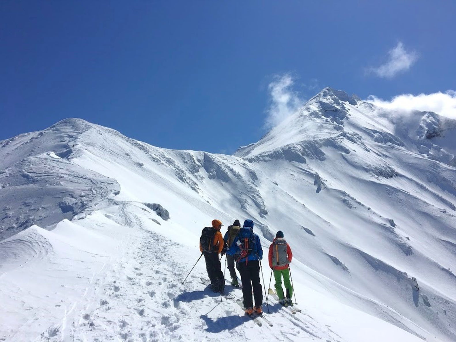 【沖縄県 那覇蒸留所:久米仙酒造】世界に一つ、あなただけのオリジナルウイスキーを。自分だけの味を見つける「ウイスキーブレンド体験」がOKINAWA BLUE新橋店で開始!