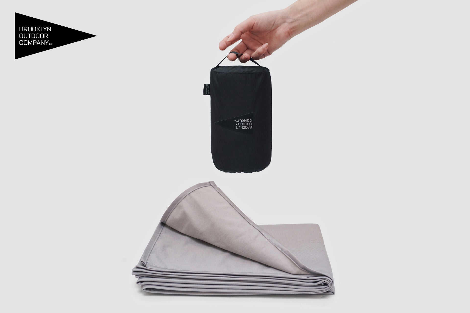 水滴・花粉・ほこりが吹っ飛ぶ小型強力ブロワー！エアマットの空気注入やBBQの火おこしに便利な「野電 ハンディジェットファン」新発売！