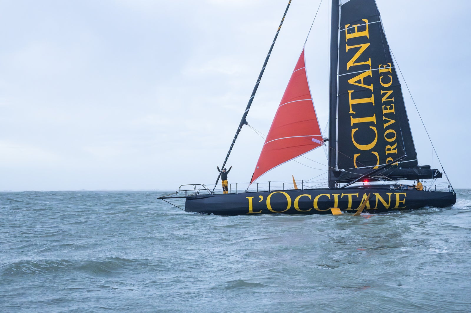 焼肉きんぐとロゴスのコラボメニュー!「【国産】花咲豚カルビ〜厚切り肉専用特製スパイス〜」3月5日(水)より期間限定で販売開始!