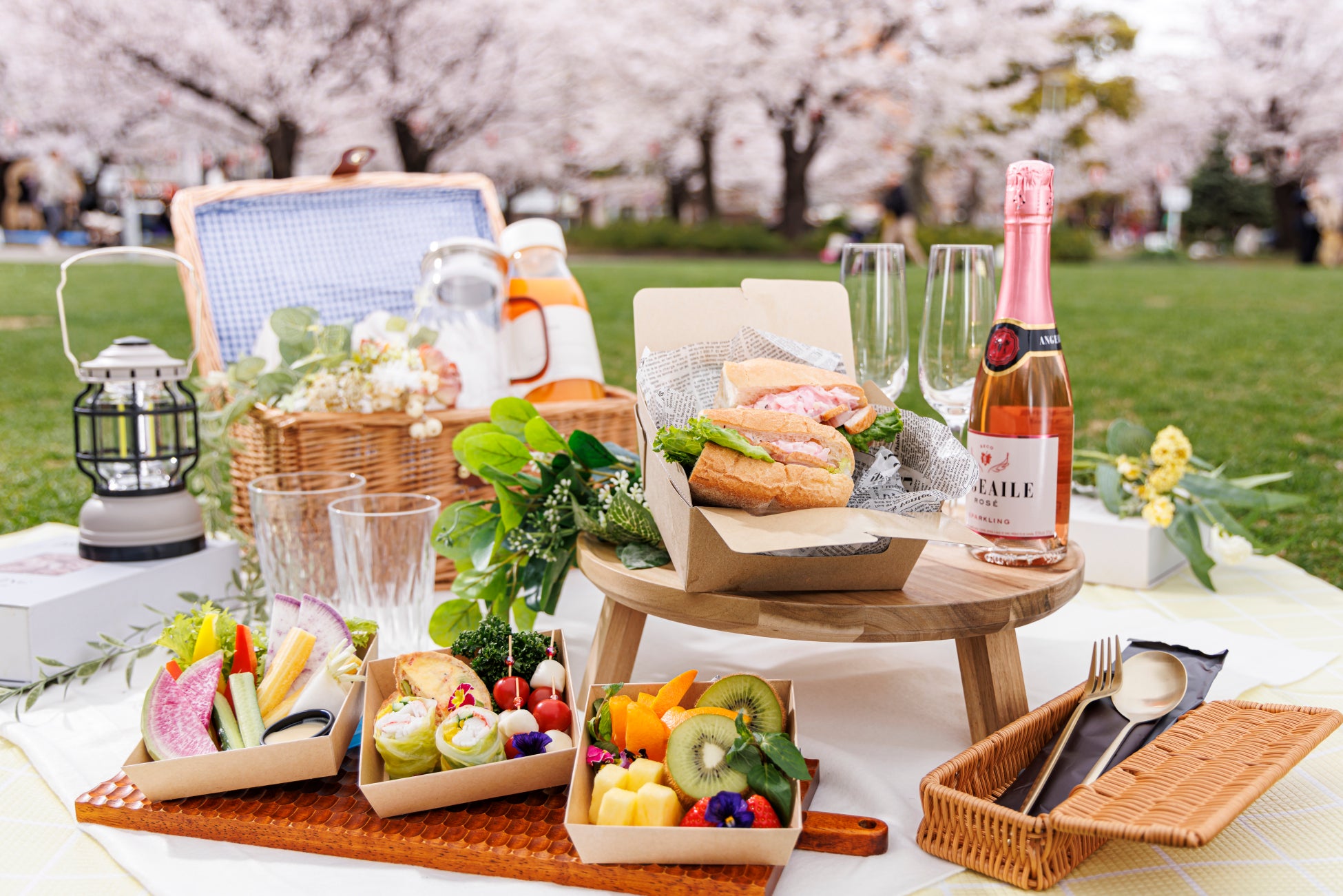 【春の北海道土産】 「白い恋人」と北海道エアポートの想いをのせた北海道7空港限定アソートの春限定パッケージが2月20日(木)新発売!