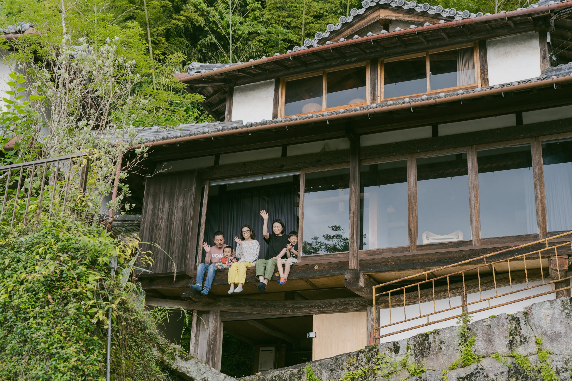 「ゲルと草原の物語―絵本原画と生活道具」開催決定【横浜ユーラシア文化館】