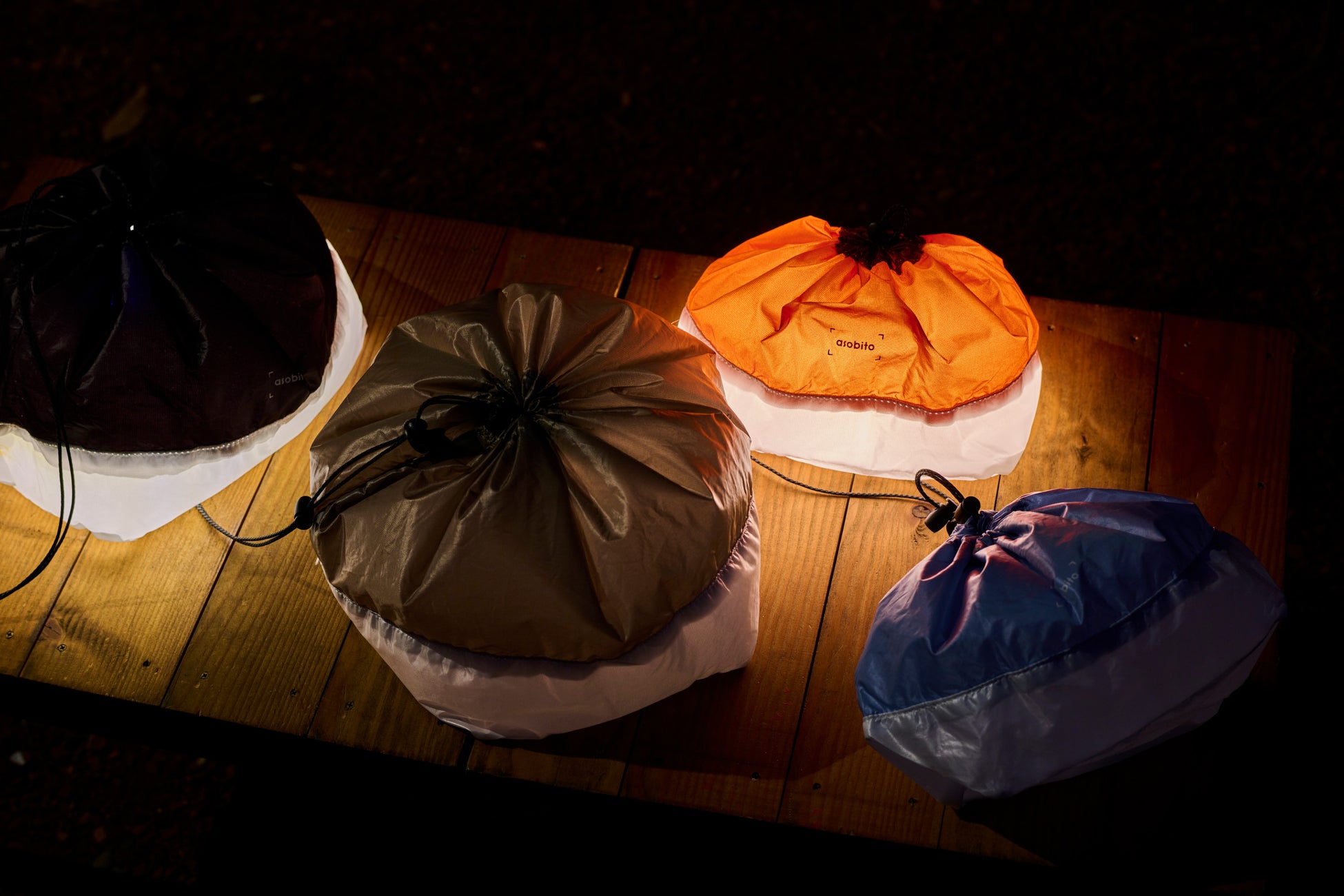 約3分の簡単設営!雨天時の出入りで濡れにくい切妻屋根の「切妻 Qセットタープ」&「サイドウォール」4アイテム 新発売!