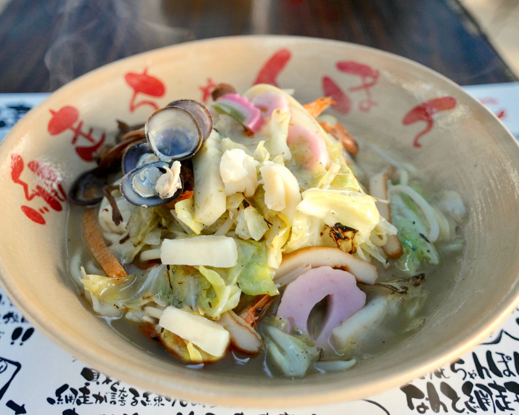 北海道観光機構のSNSで、『釧路・函館で楽しむ絶品グルメ旅!北海道の名物「勝手丼」!』の情報を海外に発信!