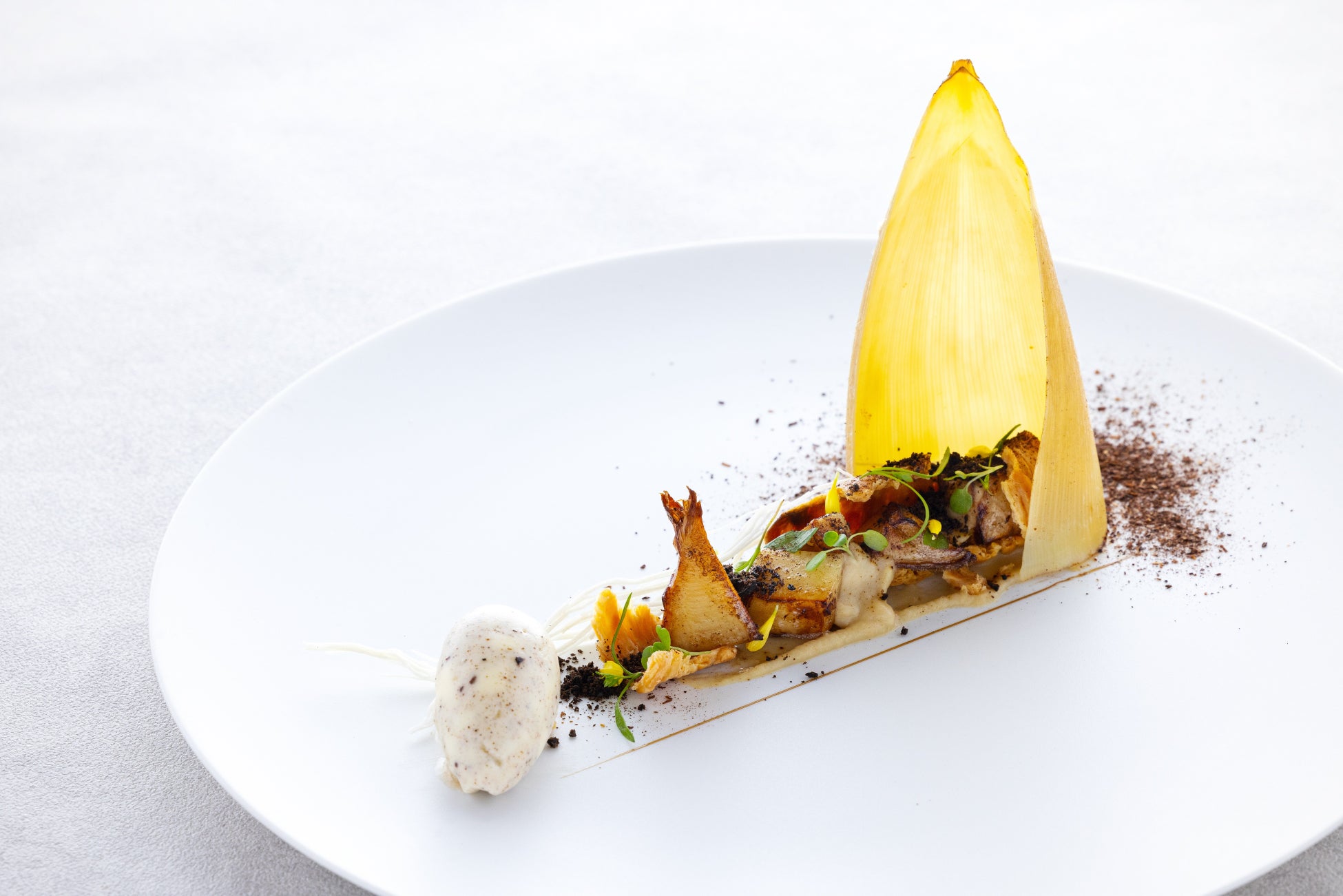 【大阪ステーションホテル】いちごの季節のフィナーレを飾るのにふさわしい、星空の下で育つ濃厚な味のブランドいちご　伊賀満天星（いがどうだん）いちご®アフタヌーンティー