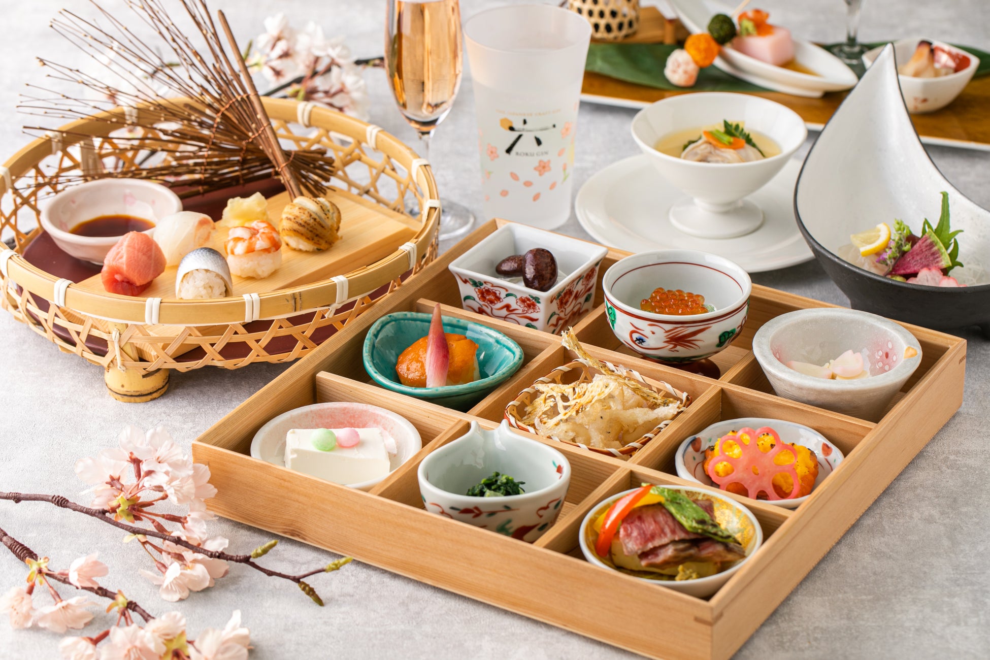 【東京ミッドタウン】ザ・リッツ・カールトン東京が運営する期間限定屋外ラウンジ「ROKU〈六〉 MIDTOWN BLOSSOM LOUNGE」~華やかな春のオリジナルカクテルやスイーツが登場~