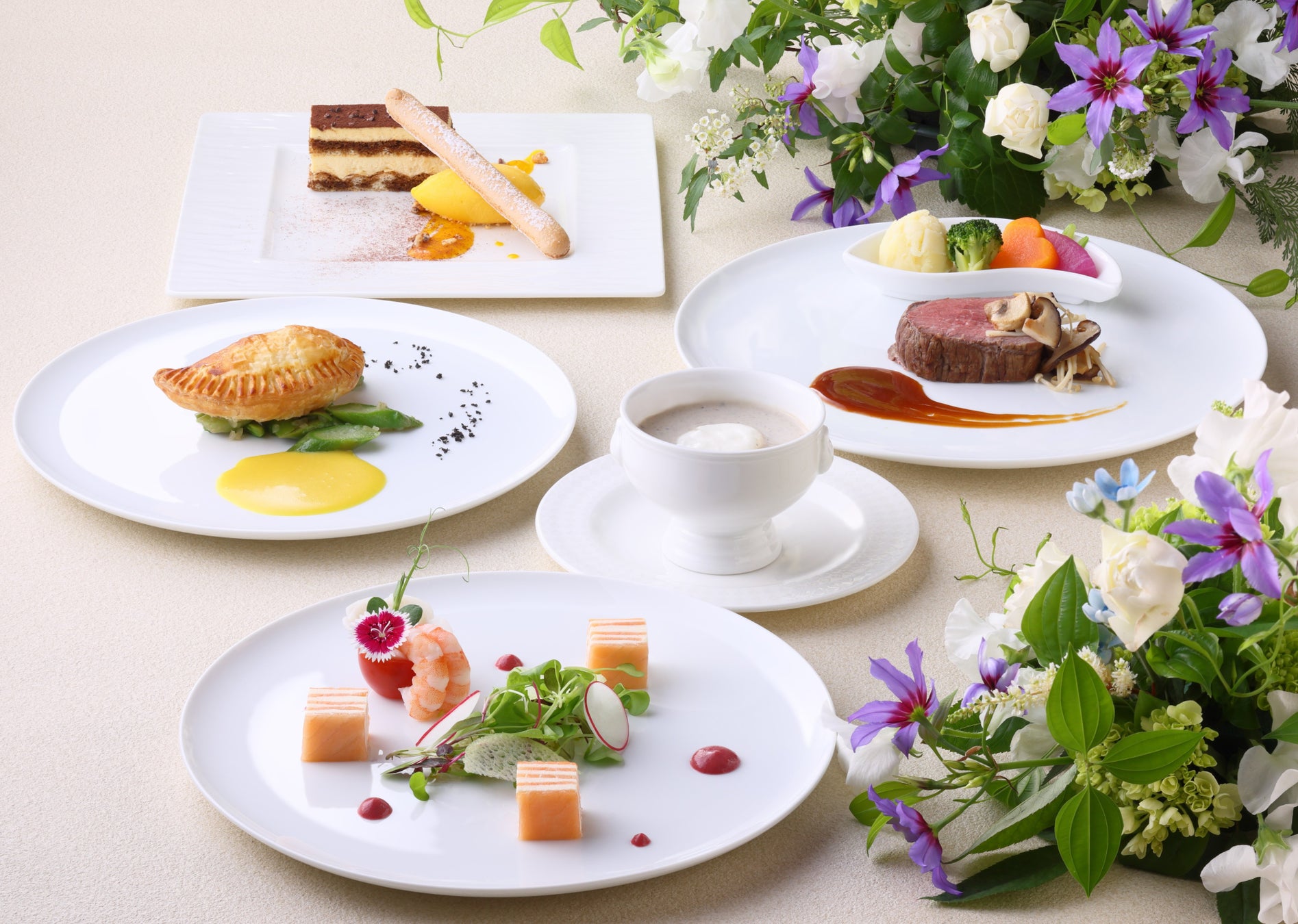 【ANAクラウンプラザホテル成田】ANA国際便ビジネスクラスの人気商品「ANAオリジナルビーフハンバーグステーキ」がアラカルトとルームサービスにて販売決定!