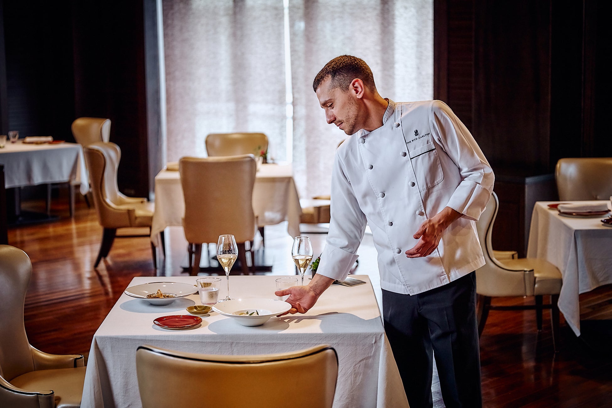 春の新潟、首都圏の駅でPR放映!美しい絶景と伝統文化をお届け