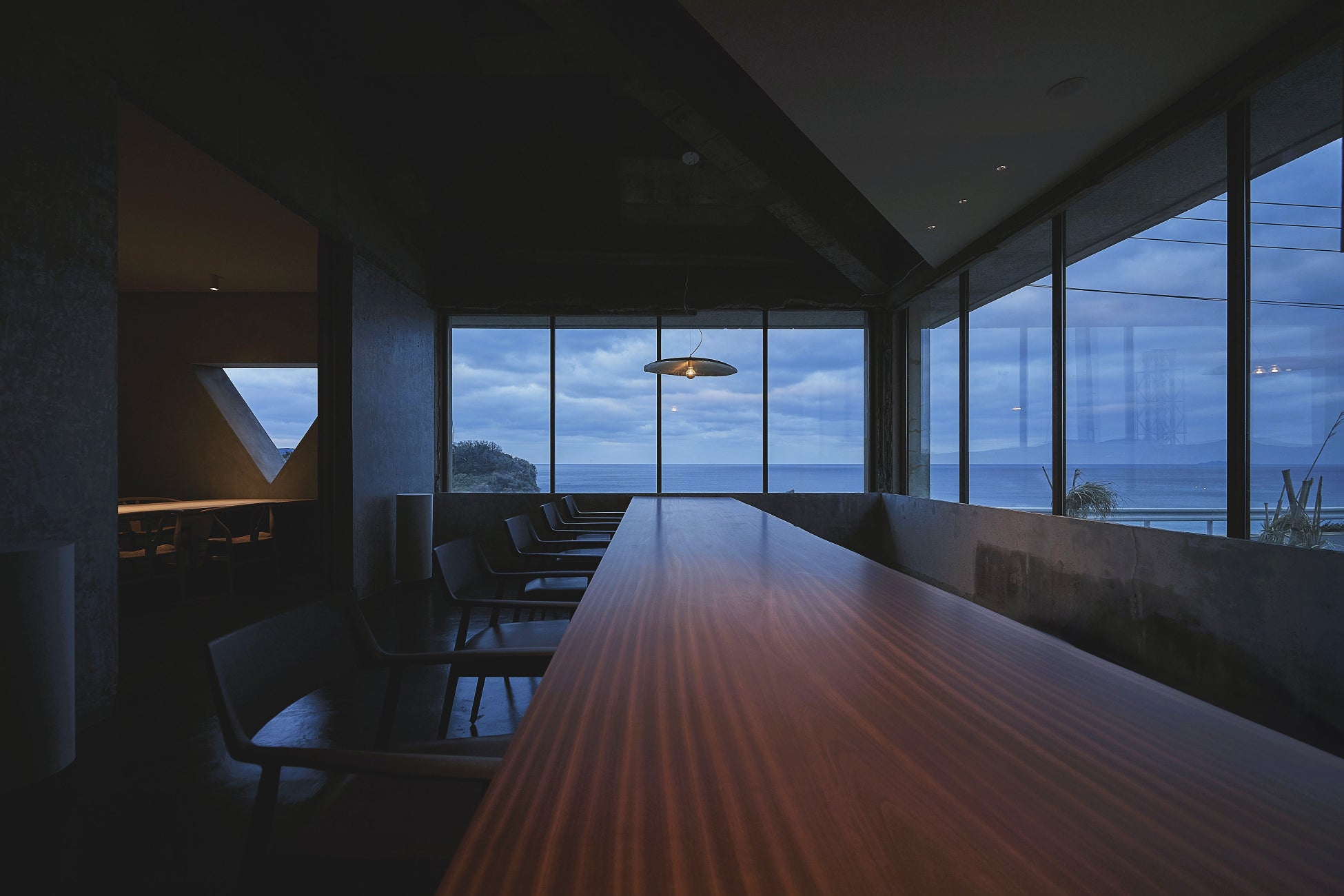 海外対応eSIMを「DMMモバイル Plus Powered by AIR-eSIM for global」として販売開始