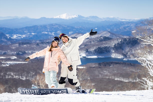 桜の開花シーズンに目前、桜を楽しめるイマーシブアートイベント『NAKED meets 二条城 2025 桜』本日より開催