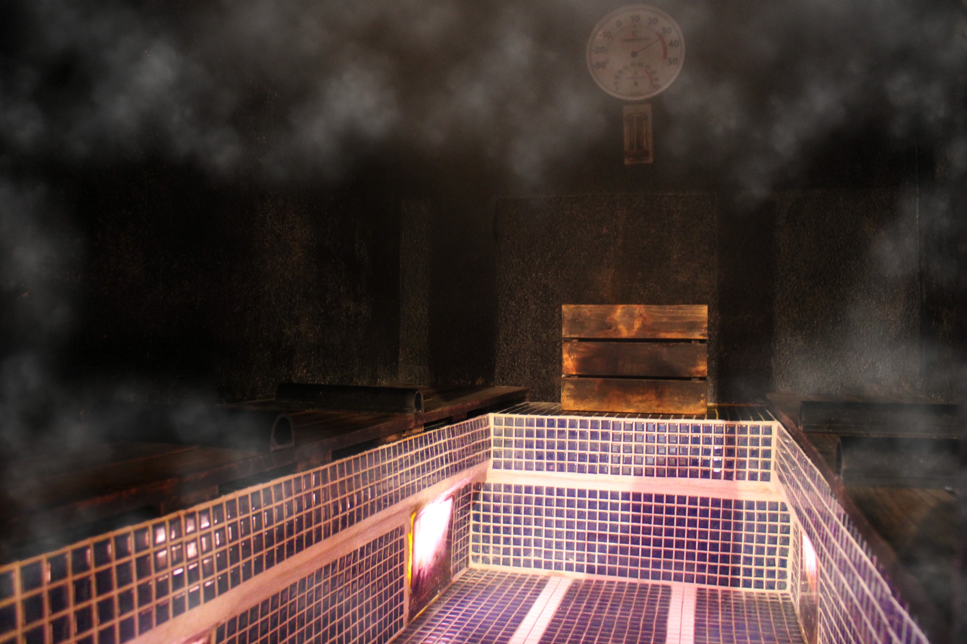 福岡市植物園にて開催「花の祭典 ~Fukuoka Flower Show Pre-Event~」移動式蒸留ラボによる天然アロマの蒸留イベント