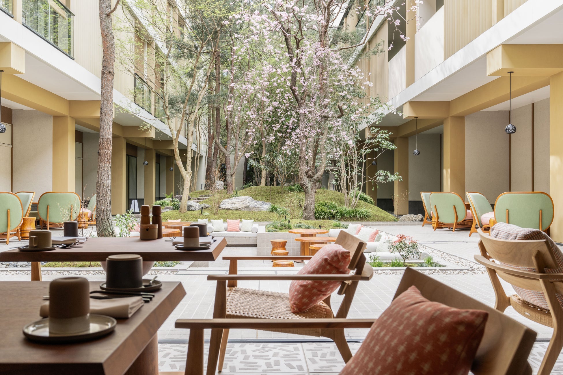 沖縄のみなさまに列車の旅を!東北レストラン鉄道【TOHOKU EMOTION】ユニット商品を沖縄ツーリスト株式会社さまにご提供しました