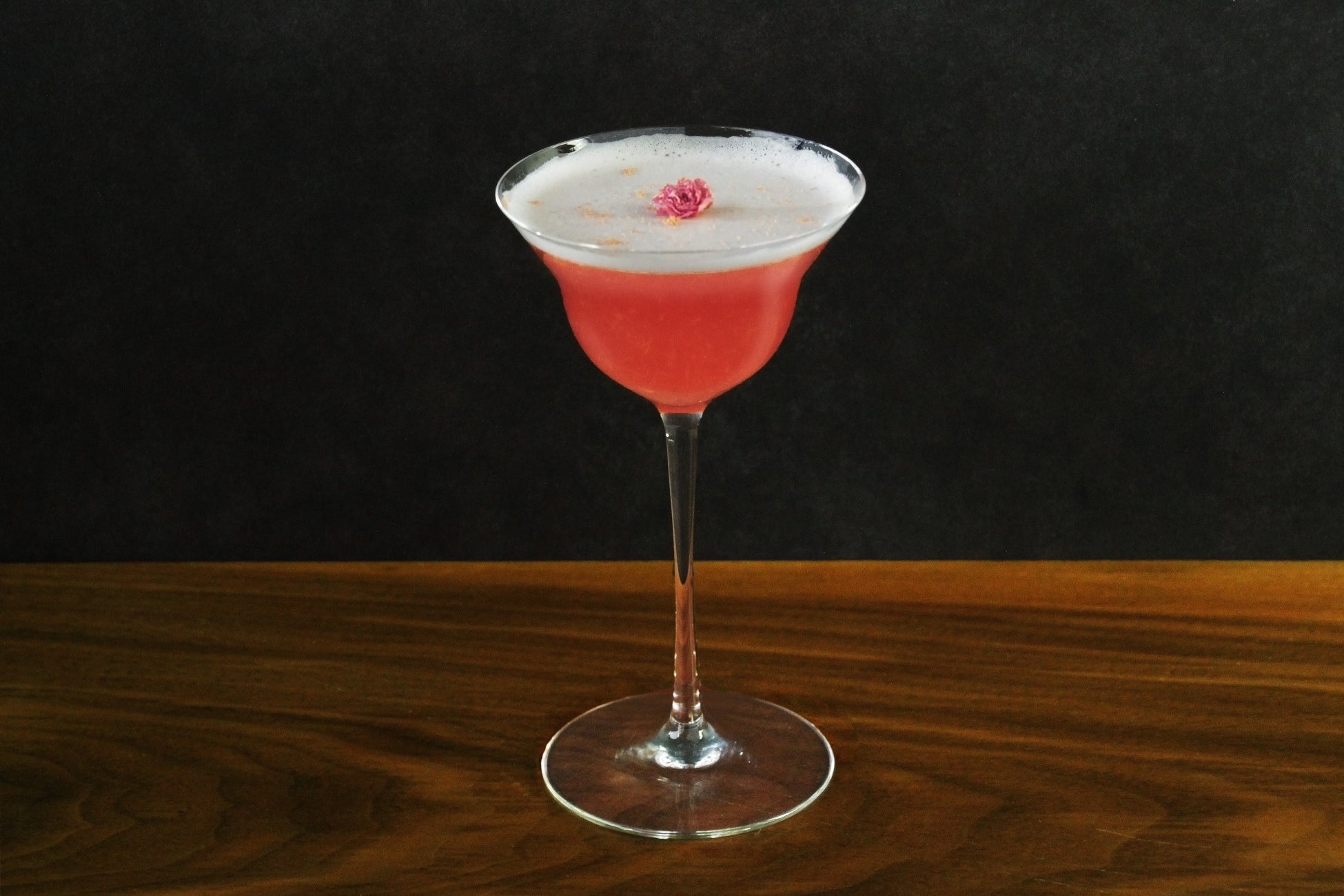 【星のや富士】河口湖の絶景を望むテラスで、旬を迎える3種類の桃を楽しむ「薫る桃のグラマラス朝食」1日1組限定で提供