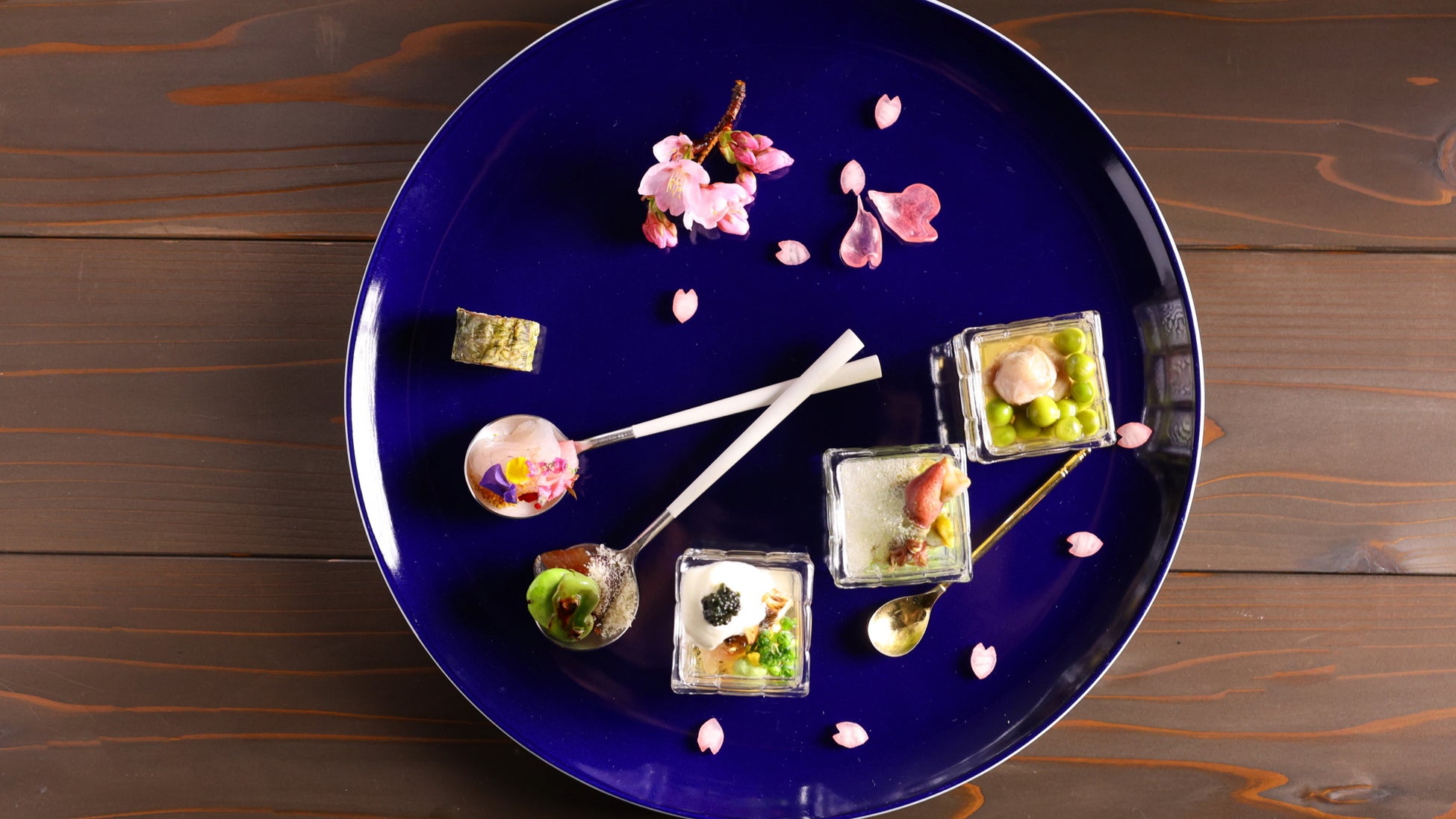 旅客に向けて手荷物配送を提供する「奥入瀬OIRASE手ぶら観光キャリーサービス」、4月1日より営業再開！