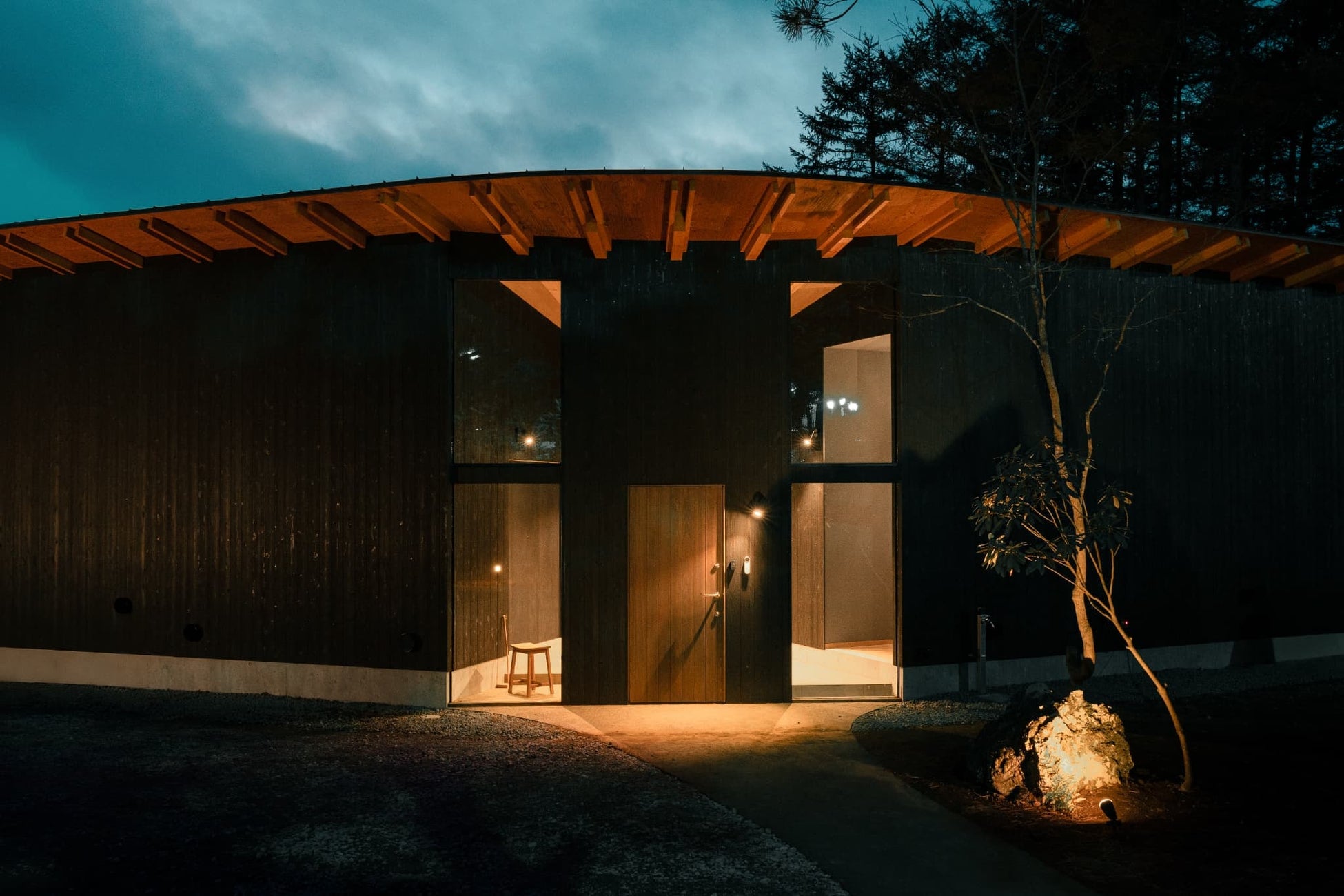 全国最大規模の店舗を有するトヨタレンタリース沖縄で折りたためる近距離モビリティ「ウィル」のレンタルサービス開始