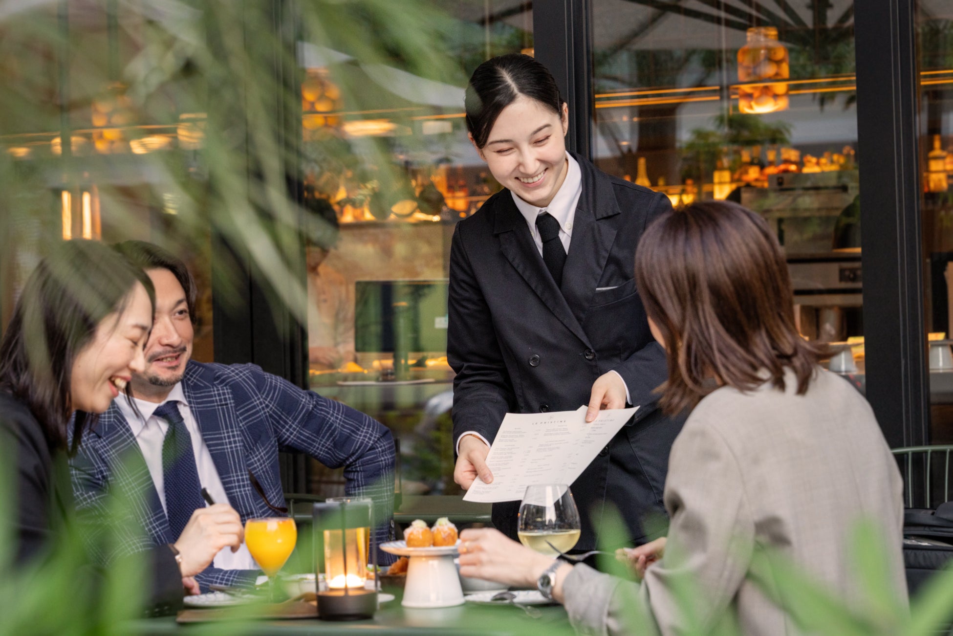 Reeluバイト、英語/中国語対応スタッフの初回稼働「手数料無料」インバウンド応援キャンペーンを開始
