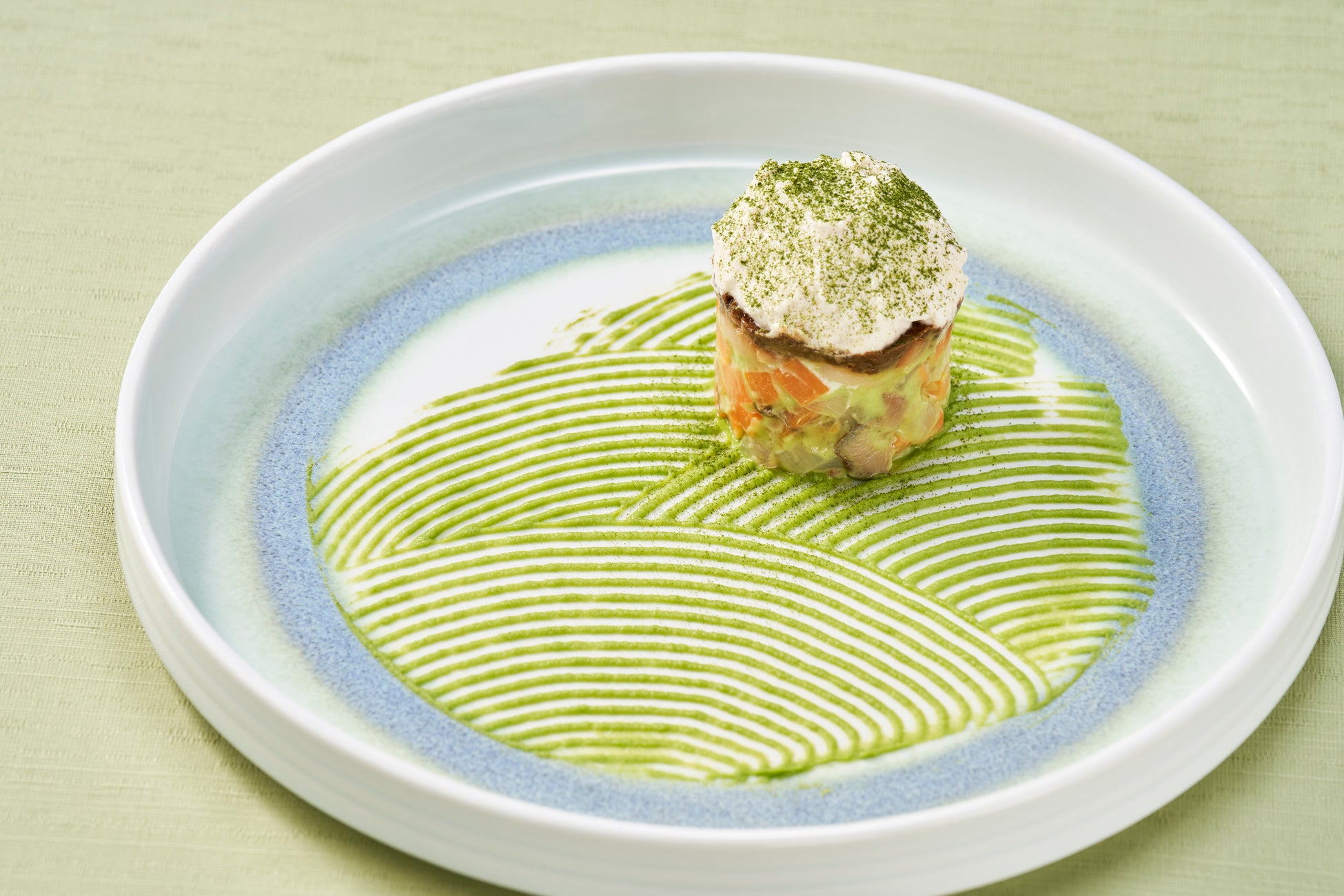 お茶の風味と旨味を心ゆくまで味わえる「祇園辻利の抹茶」を贅沢に使用したアフタヌーンティー