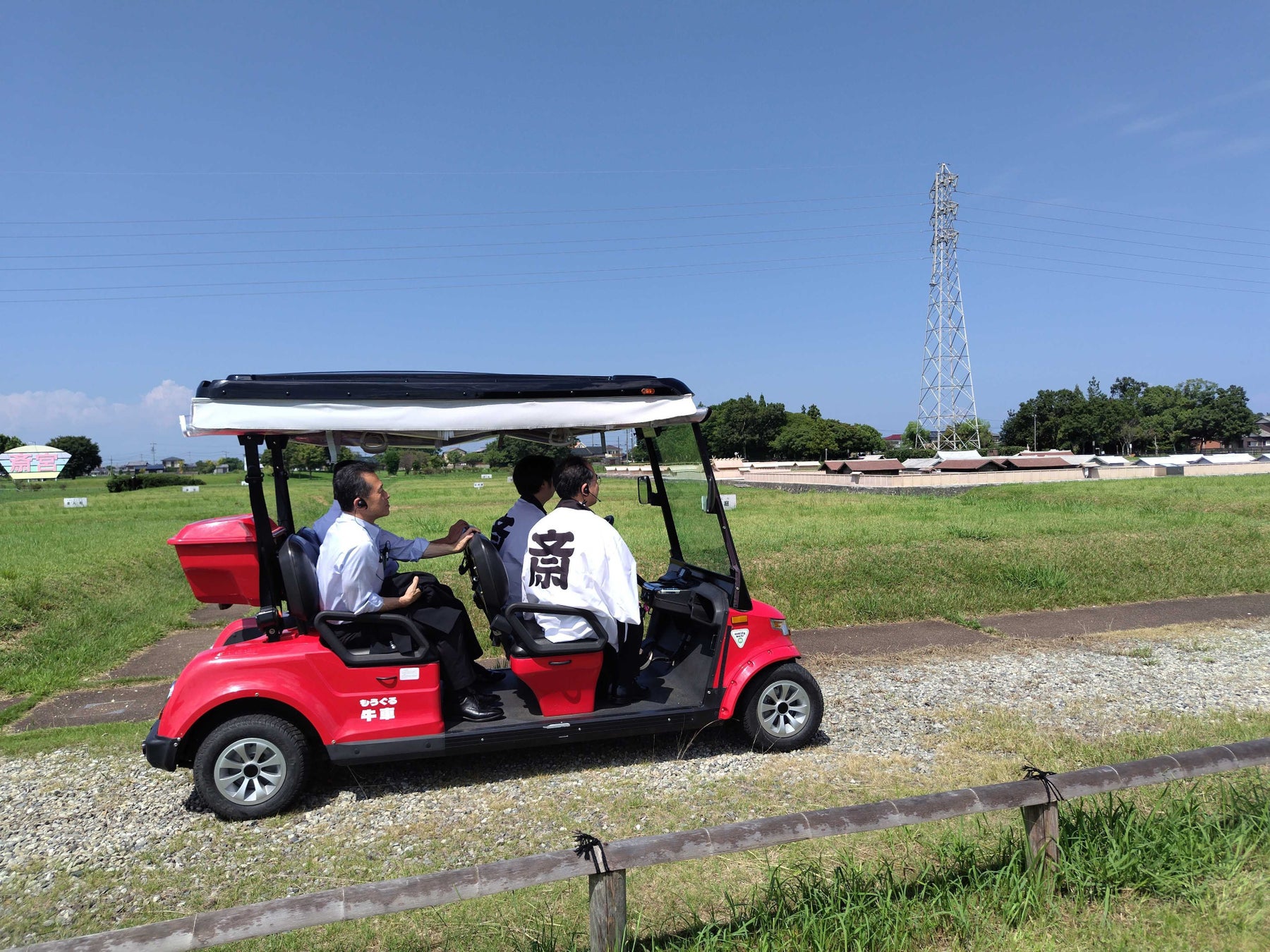 柳生博が創業した標高1360ｍのカフェ【山梨・八ヶ岳倶楽部】では、数週間しか咲かない春の花“カタクリ”が森の庭で見頃を迎え、GWからのシーズンインに向けて、山野草売り場もオープンしました！