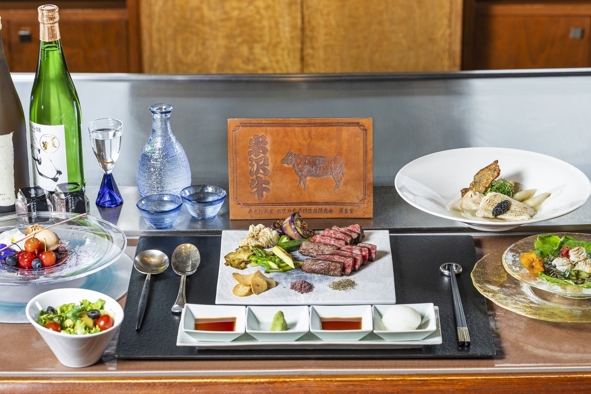 日本名牛の旅 極上“米沢牛”フェア　料理長が山形で厳選した「米沢牛」と初夏を知らせる旬の恵み　横浜の夜景を一望する鉄板レストランで素材の美味しさを楽しむ