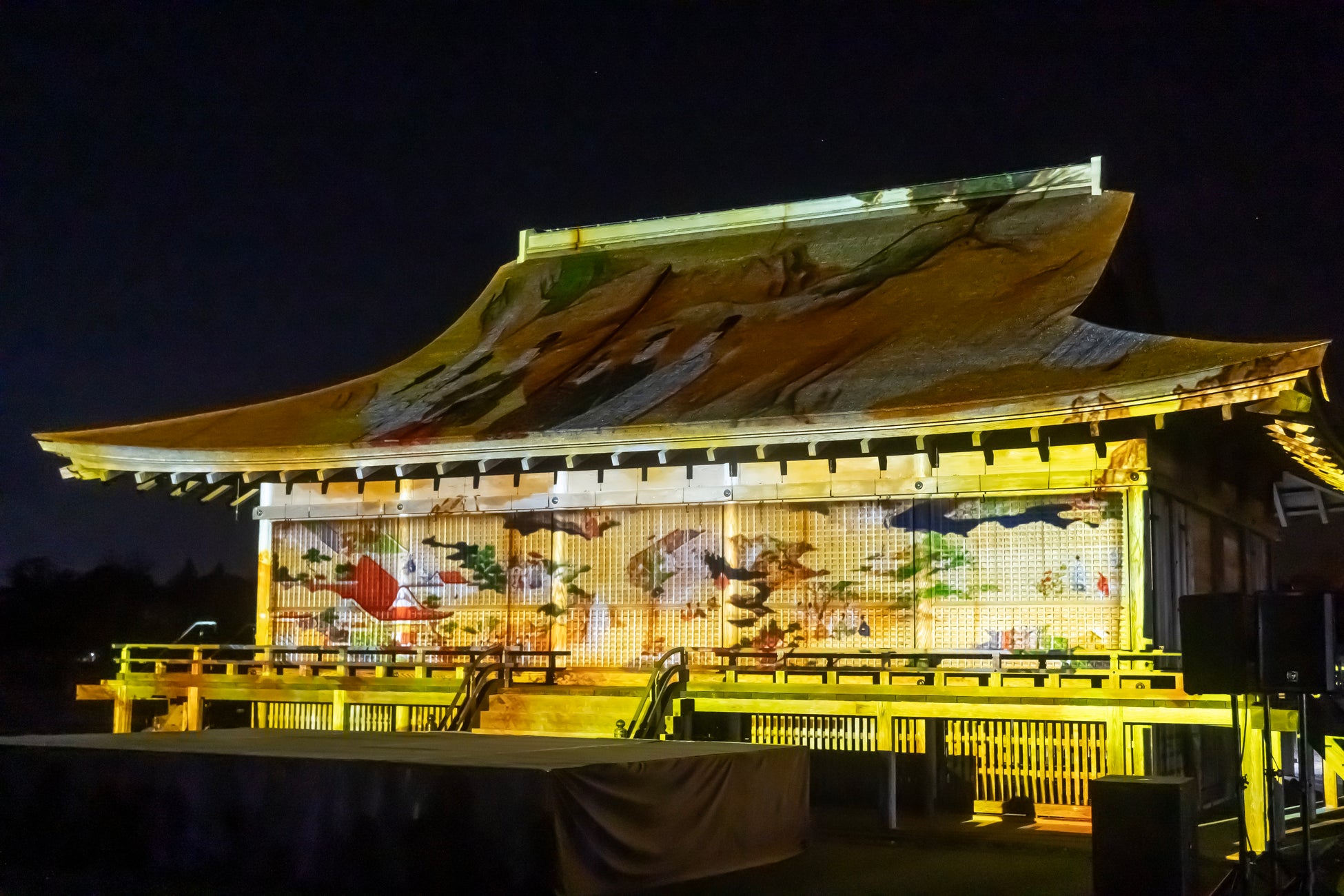一旗プロデュース「SAIKU CULTURAL ART NIGHT 2025」の公式記録映像を公開。文化財に投影された壮麗な映像演出とAR体験で斎宮の歴史文化を体験できる特別な夜。