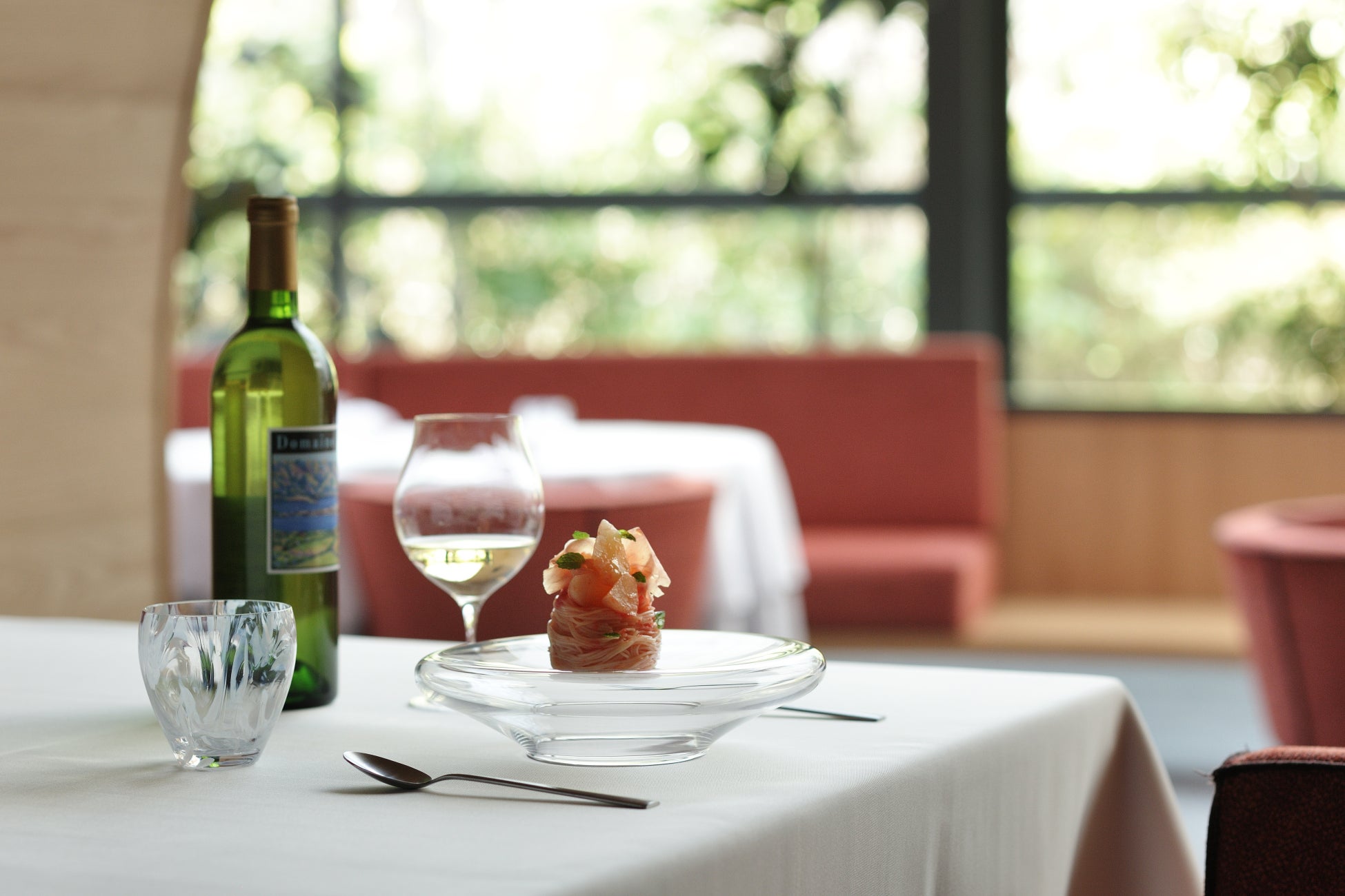 【星のや竹富島】島の天・地・人が織りなす美食体験「島テロワール」が、より島文化を感じられる、厳選した食材による4品のコースへと生まれ変わります