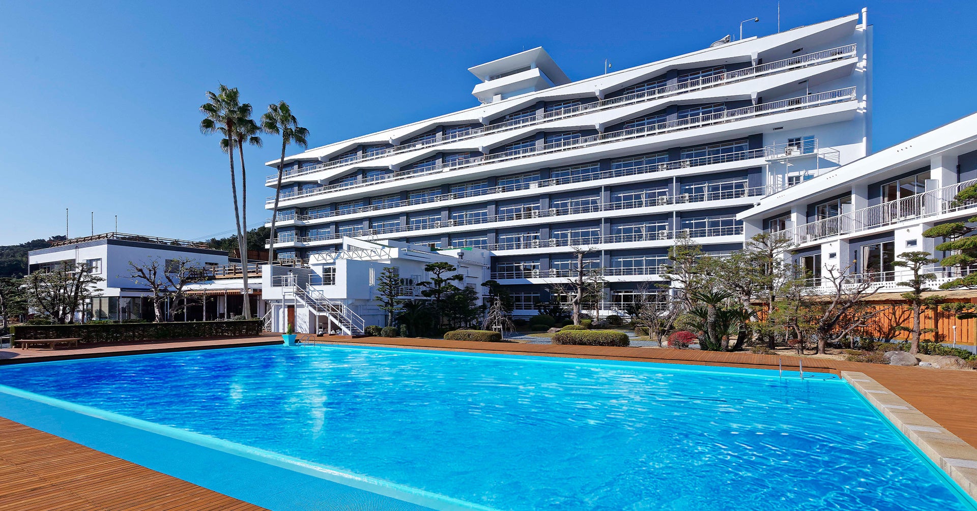 神戸ならではの特別体験を提供する『神戸のとびら』港町神戸の風情を感じるレトロエリアや話題の新スポットを散策!臨海部「ニューシーポート(新港町)」の魅力を深堀りするまち歩きプログラム2本を販売開始!