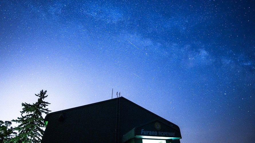 【富良野スキー場】　ロープウェー夏季営業開始星のソムリエがご案内する「ふらの星空探検ツアー」ワンちゃんと一緒に「絶景空中散歩」、標高900メートルのゲレンデにて「ドッグラン」を開催