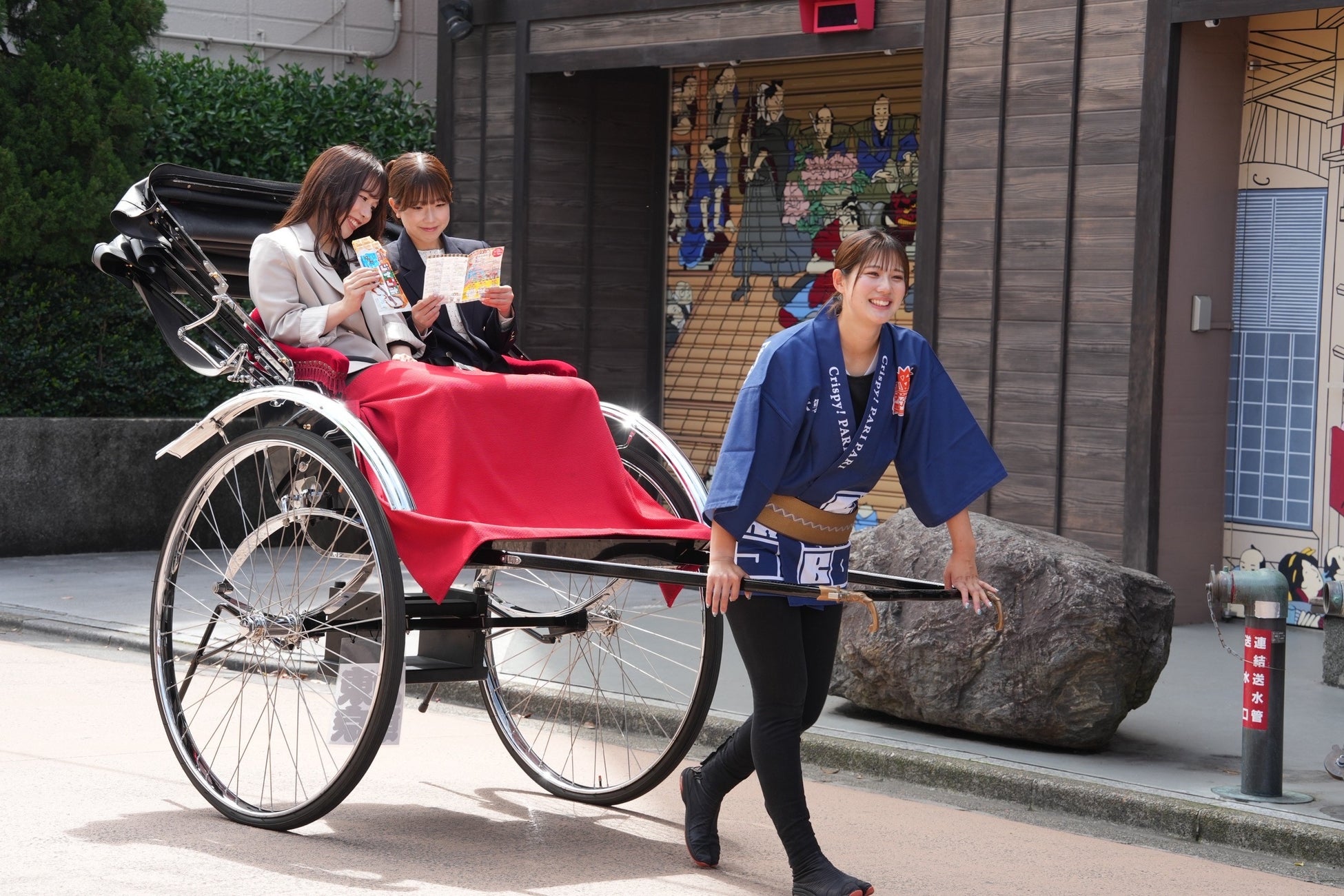 浅草の風物詩「人力車」×国民的アイス「チョコモナカジャンボ」！東京力車が森永製菓と再びコラボ、浅草の街を巡る特別な体験を提供