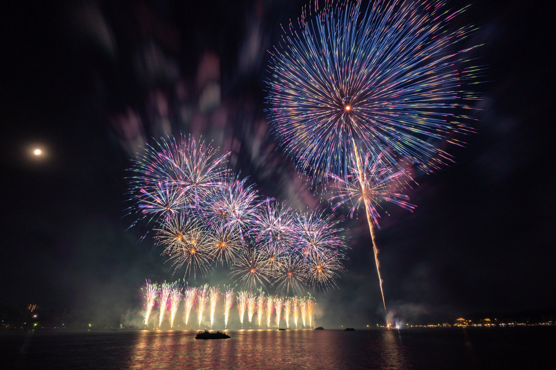 【ホテルテラスザガーデン水戸 7月26日限定】約5,000発の打ち上げ花火を特別席で鑑賞できる～第65回水戸黄門まつり～「水戸偕楽園花火大会」の観覧席付き宿泊プラン販売決定！