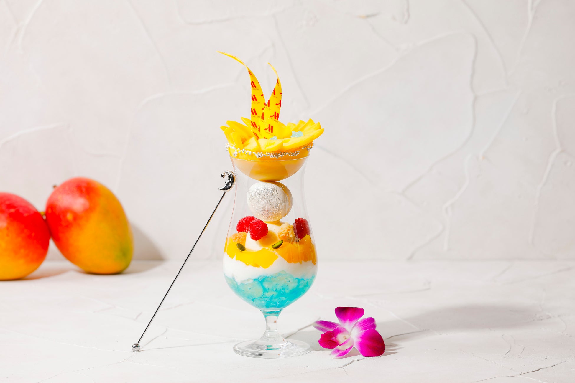 近畿地方のレンタカー業界初!国際線就航後初の夏休み、スカイレンタカー神戸空港店で車載できるモビリティの移動サービス開始