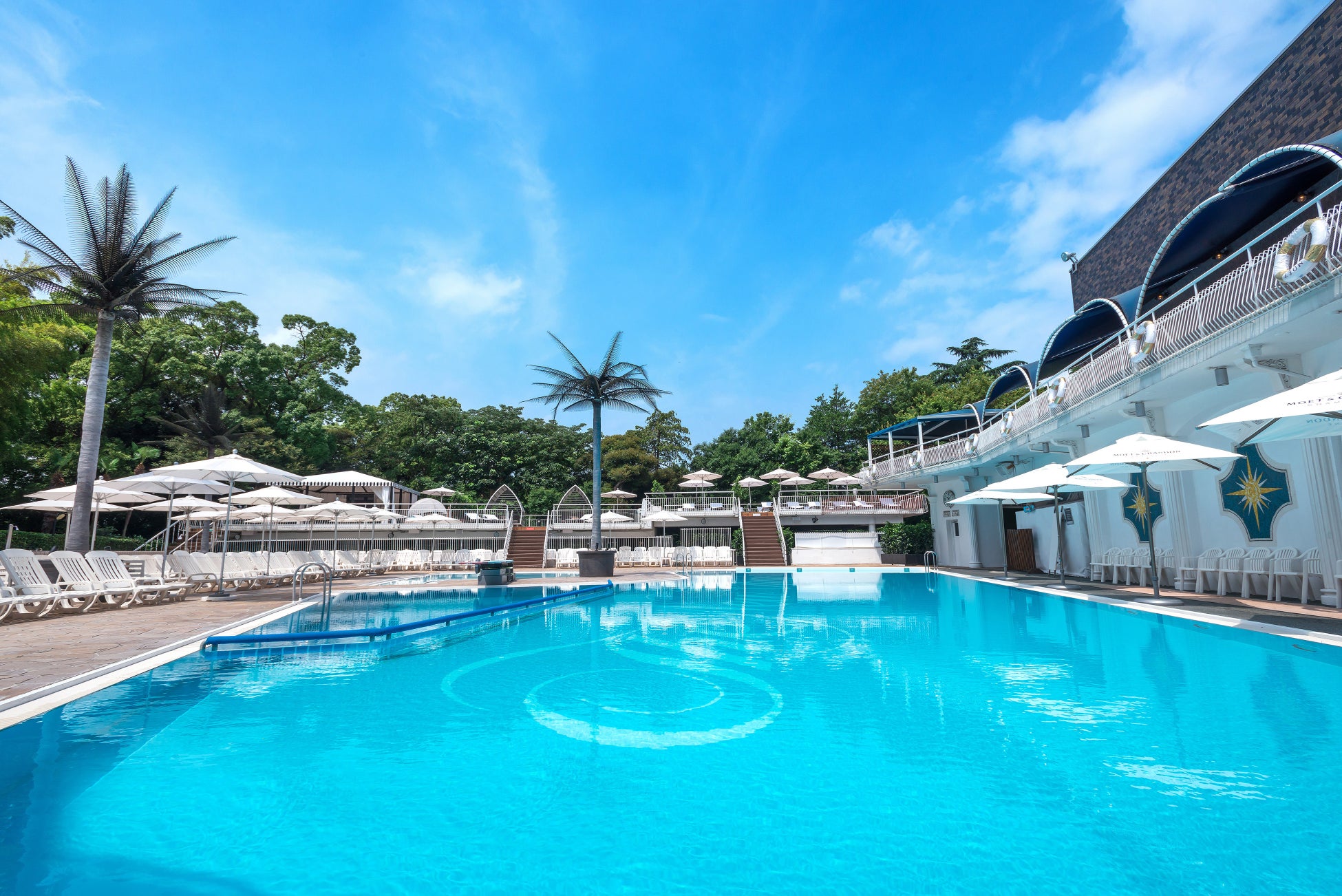 暑すぎる夏が来る前に、夏を満喫！プール付レストランプラン誕生