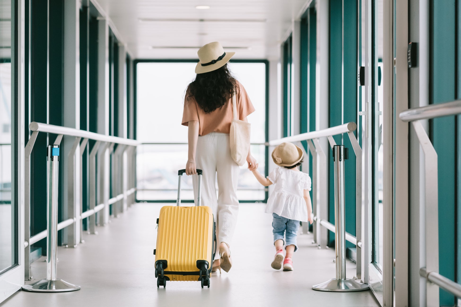 韓国から見た「海外旅行先」を調査！「アジア州」が約9割と他の州と大差。