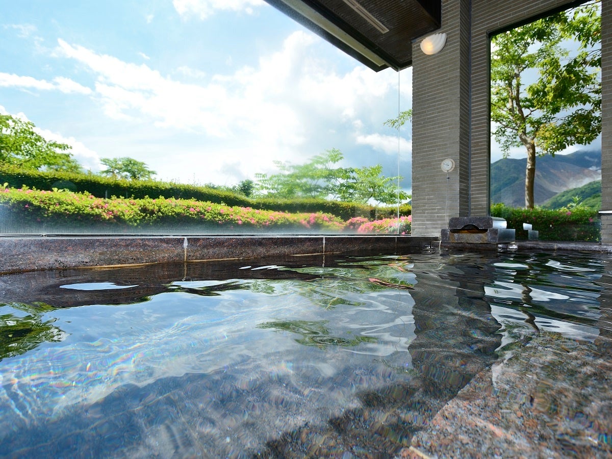 【神戸ポートタワーホテル】お父様1名分のコース料理が無料!ホテル最上階レストラン「HIDE OUT(ハイドアウト)」にて父の日キャンペーンを開催