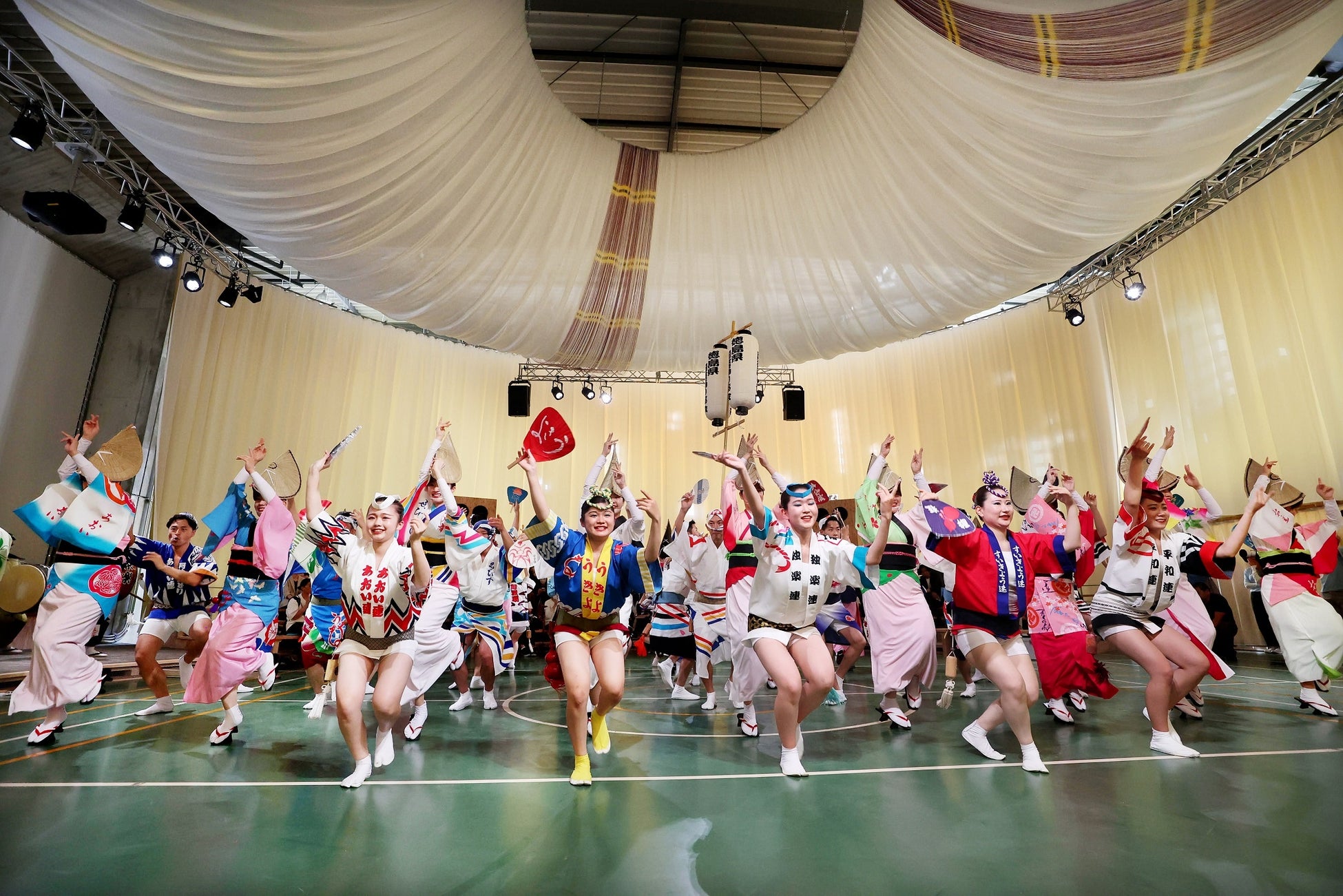 夏季限定カクテルベリーヌ2種の販売をスタート