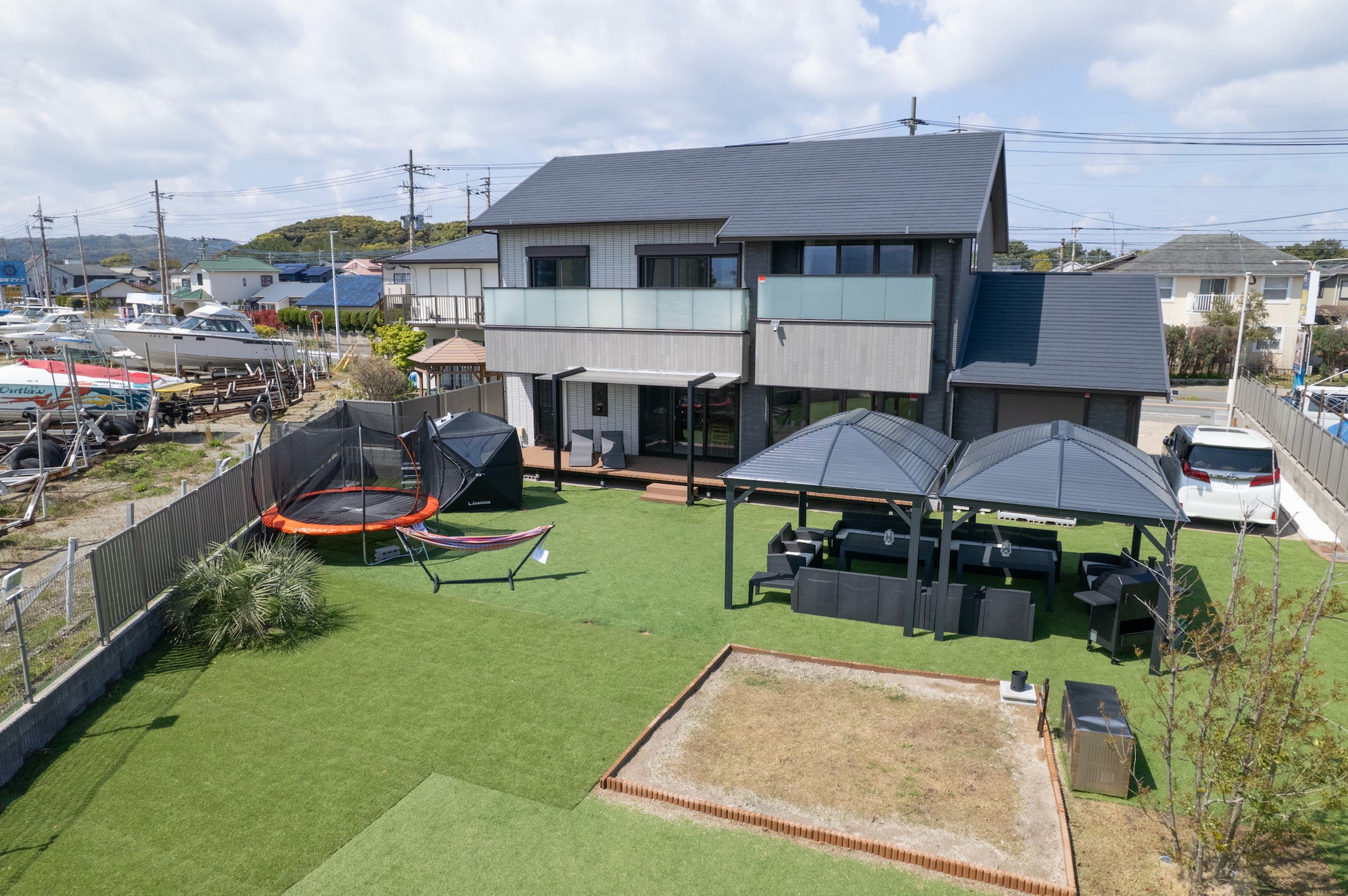 秩父湯元 武甲温泉の別館宿泊棟で、集中して作業や制作をするための 宿泊プラン「大人の原稿執筆パック」の販売を開始します