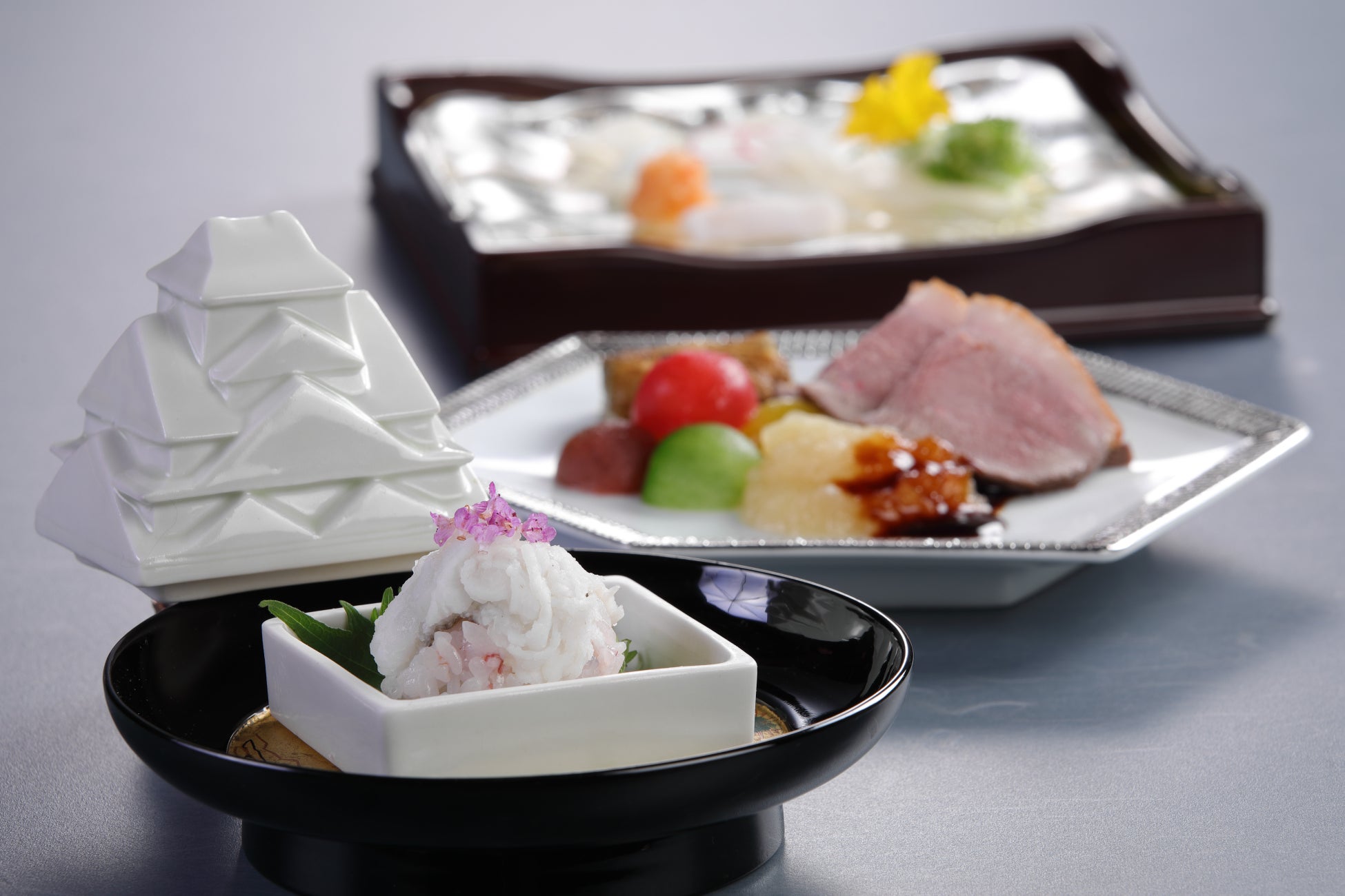 ハワイの空気に包まれて、リゾート気分で味わう極上のひととき「ハワイアンブッフェ」開催!トロピカル料理を楽しむ特別な夏のディナー