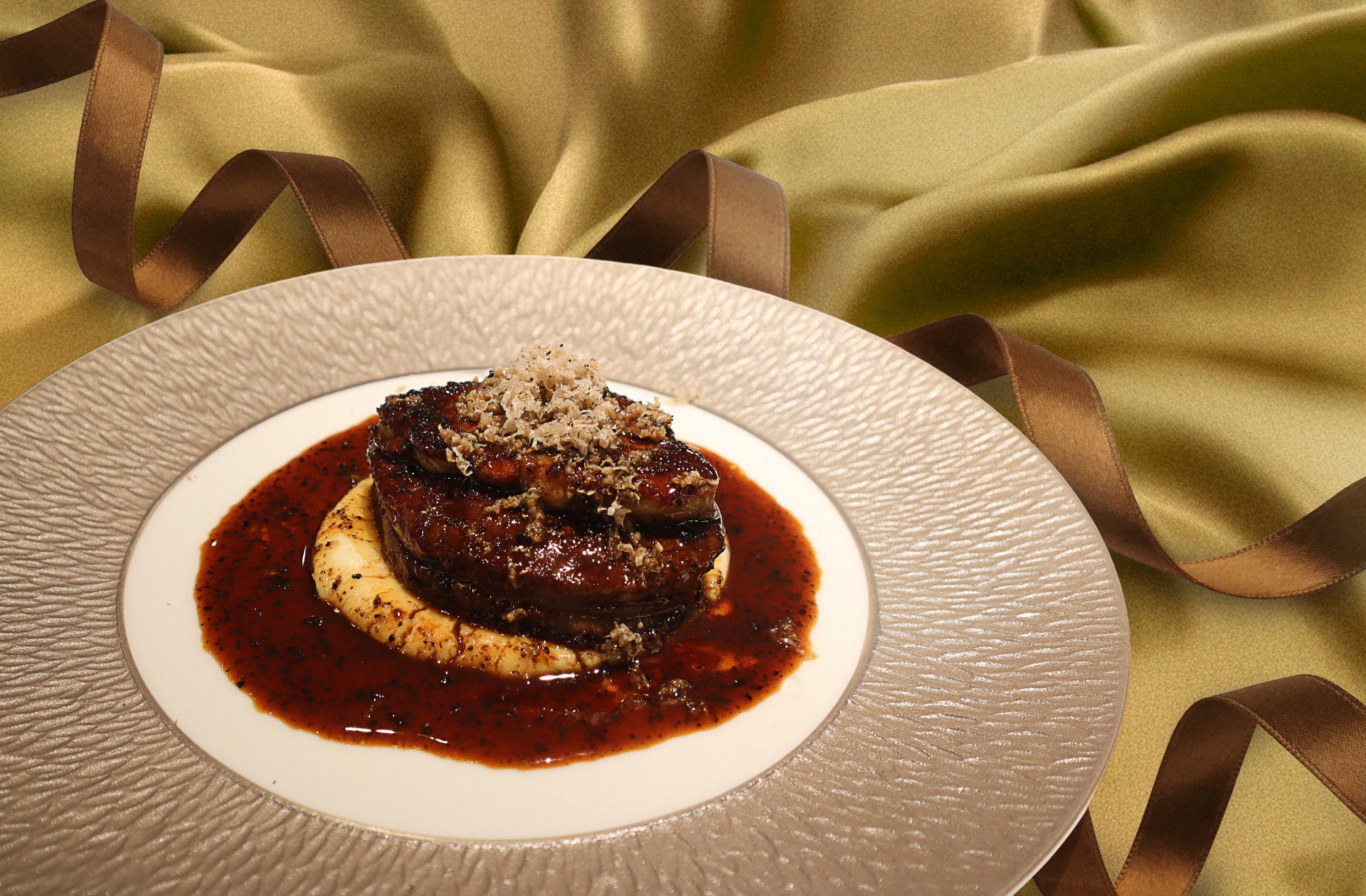 梅雨の季節にぴったり！吸水傘カバー付き超軽量晴雨兼用折りたたみ日傘「晴雫（はれしずく）」がカテゴリランキング1位を維持中