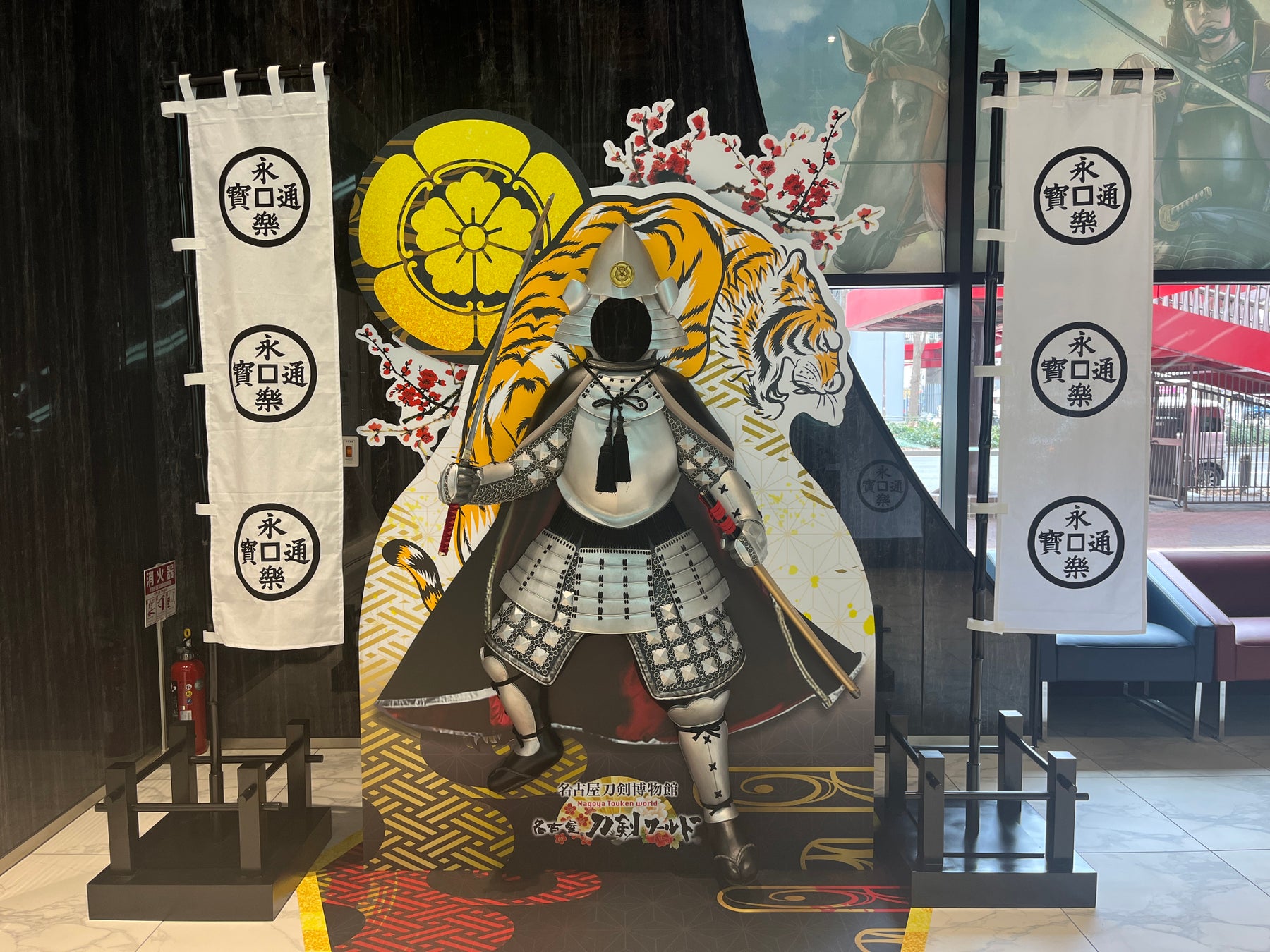 クラシカルな横フィンデザインを、シボブラックで引き締める。塗装済みモデル登場【ジムニー】