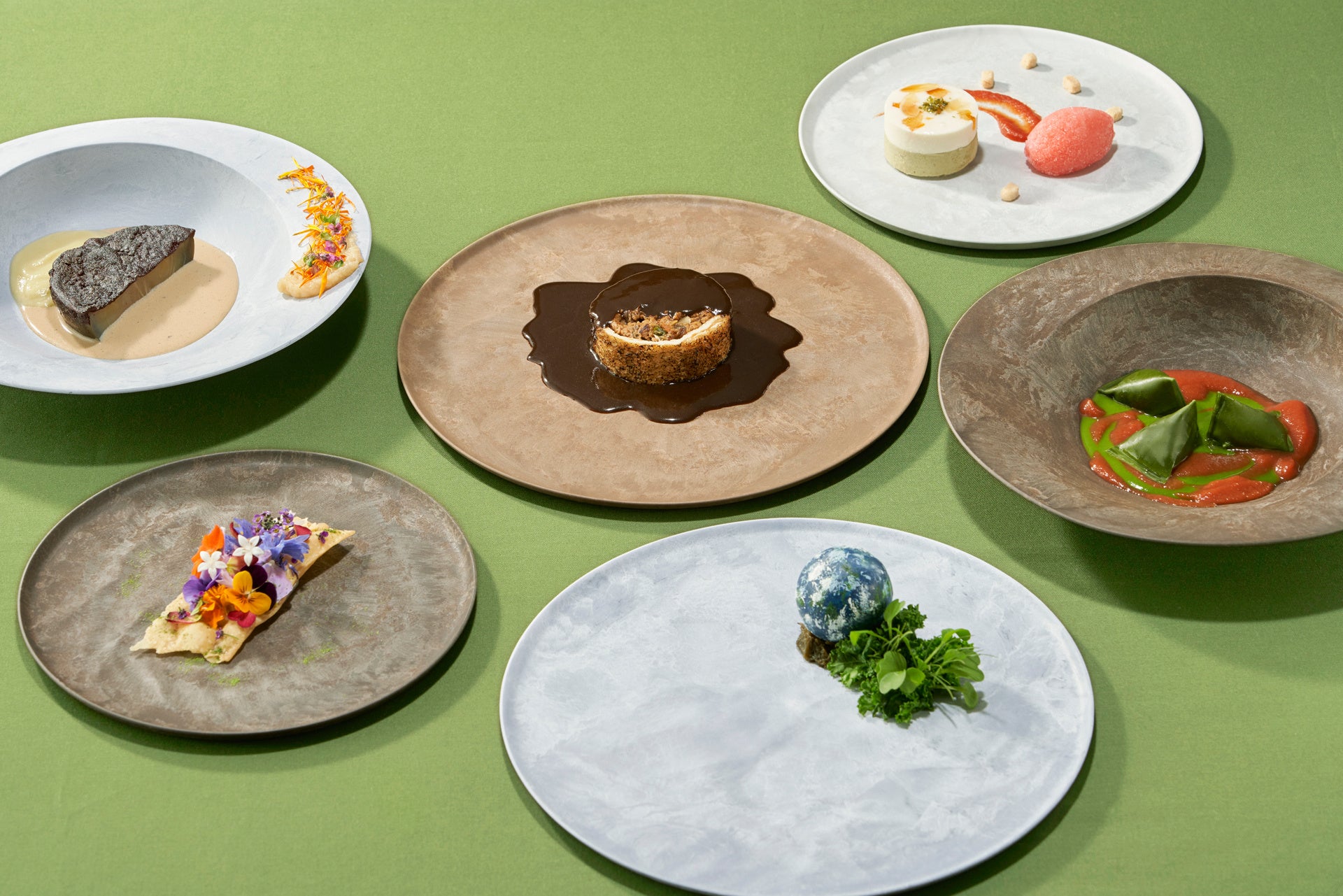 【西武・プリンスホテルズワールドワイド】「絶景の旅先×ピアノ」で旅の喜びが増幅する体験ヤマハ「LovePiano®」とのコラボレーション企画を箱根 駒ヶ岳ロープウェー「芦ノソラ」で開催