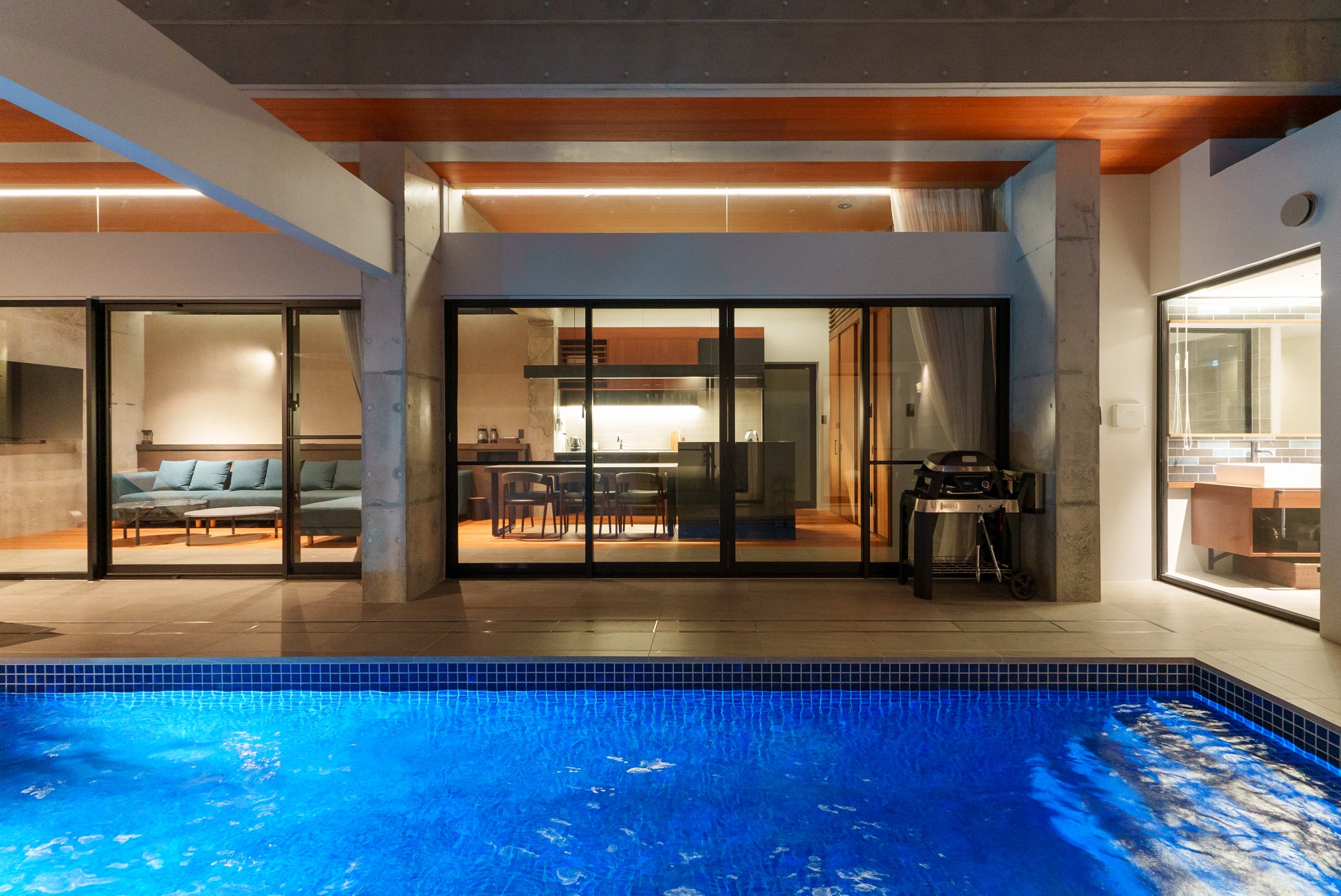 【川崎重工グループのヘリコプター手配サービス Z-Leg™】新プラン企画中のお知らせ 北海道新ひだか町静内の北海道市場で開催される「セレクションセール」の時期に合わせヘリコプターチャーター&宿泊プラン