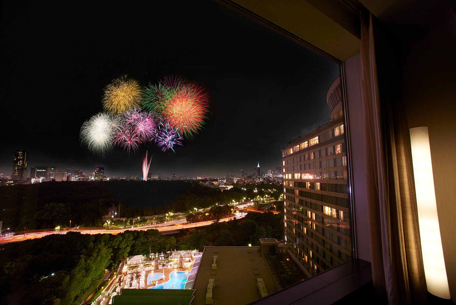 東京力車が創業100周年の浅草コマチヘアを全力応援!女性俥夫が公式アンバサダーに就任、特別コラボで老舗の節目を盛り上げる