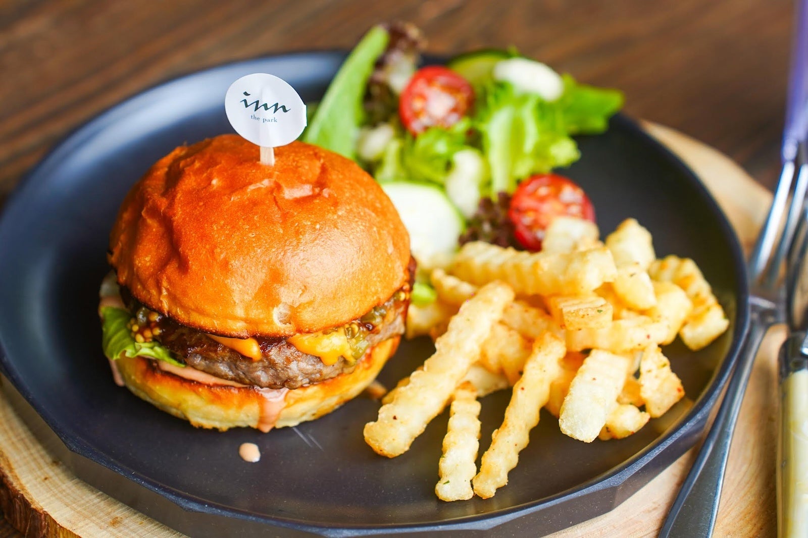 漢方和牛とかき小屋 焼き牡蠣貝BBQが楽しめる、「池袋栄町通り横丁 屋上ビアガーデン」が2025年6月オープン